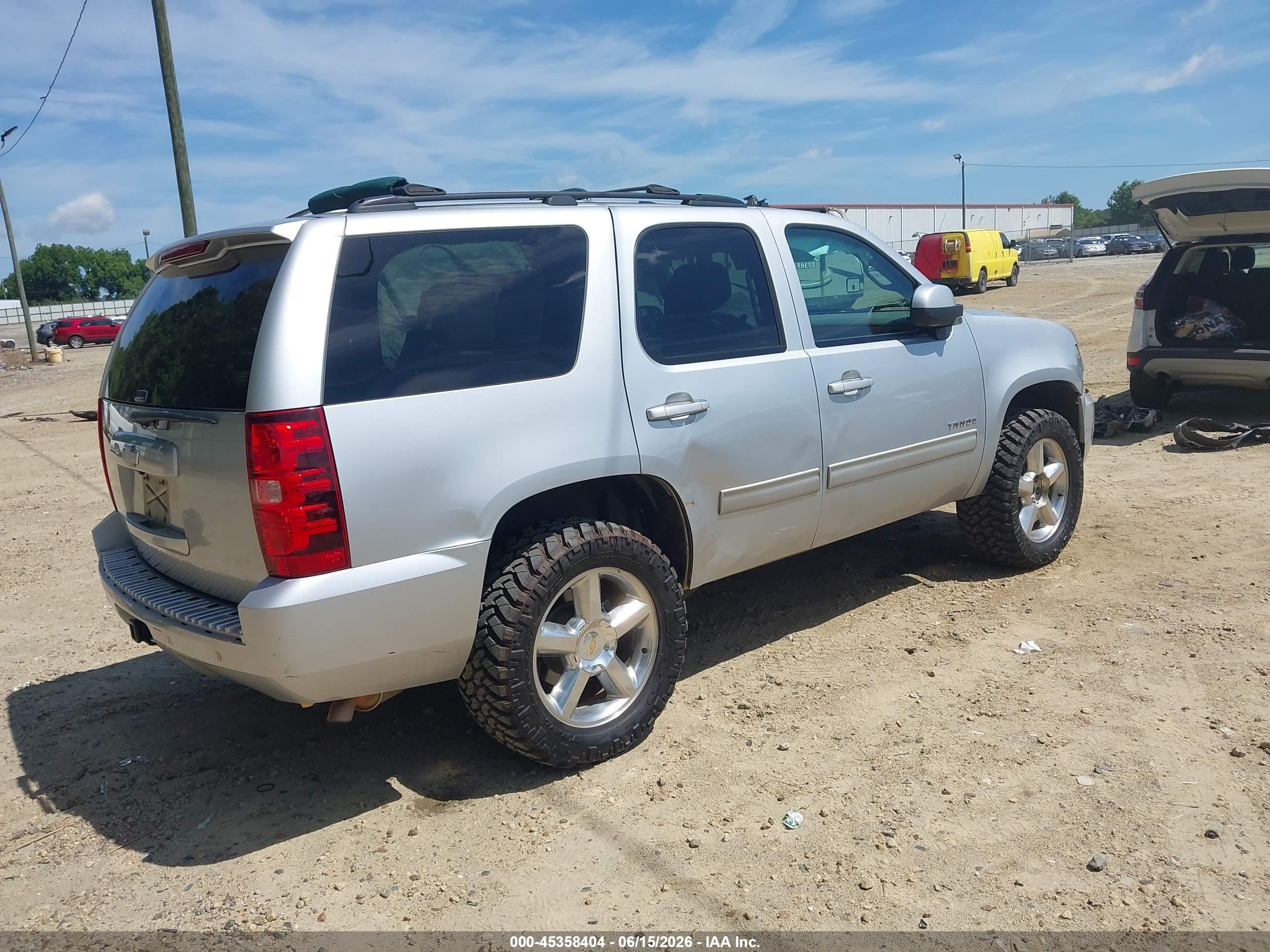 2012 Chevrolet Tahoe Lt Silver vin: 1GNSCBE08CR323398