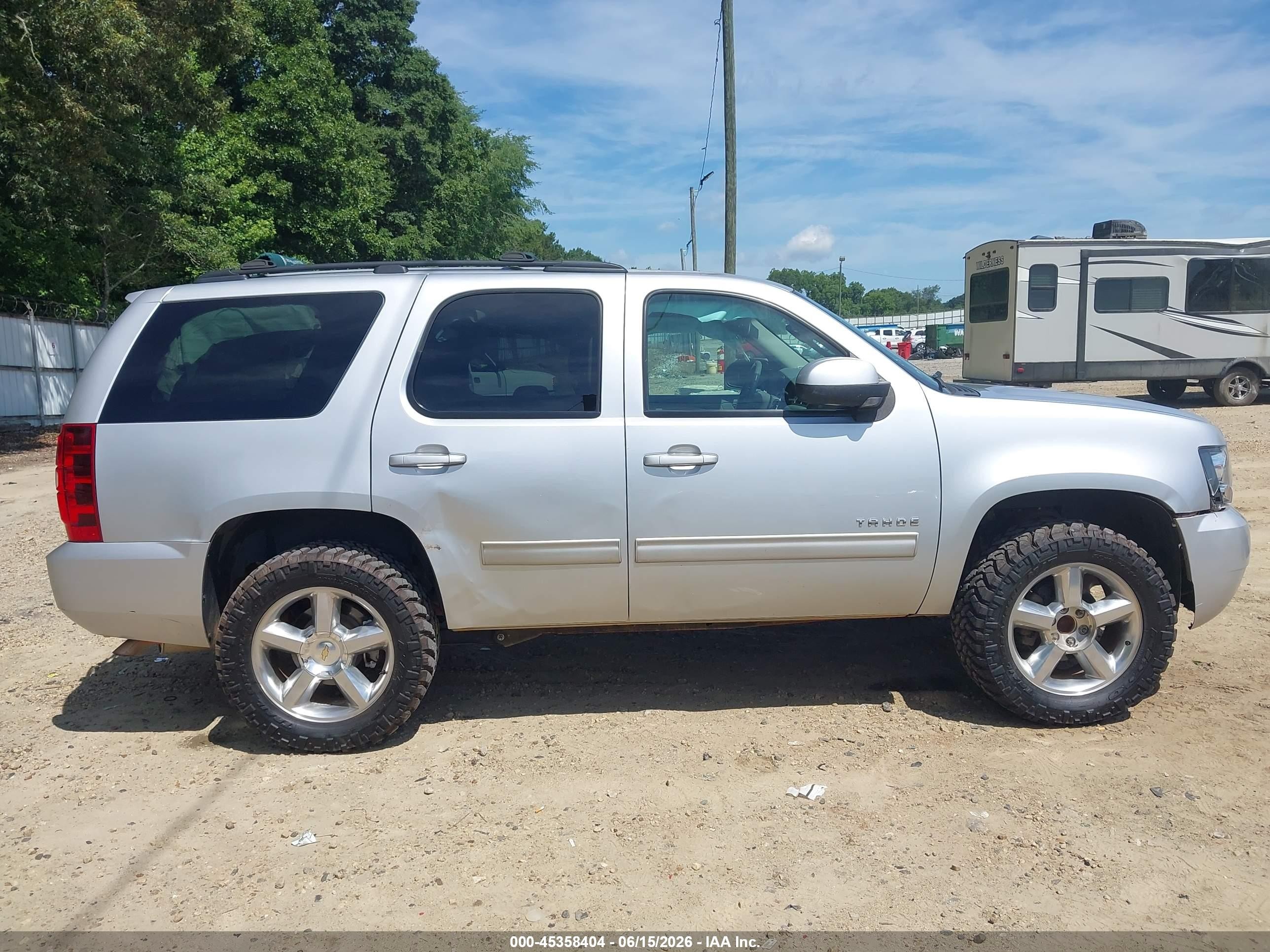 2012 Chevrolet Tahoe Lt Silver vin: 1GNSCBE08CR323398