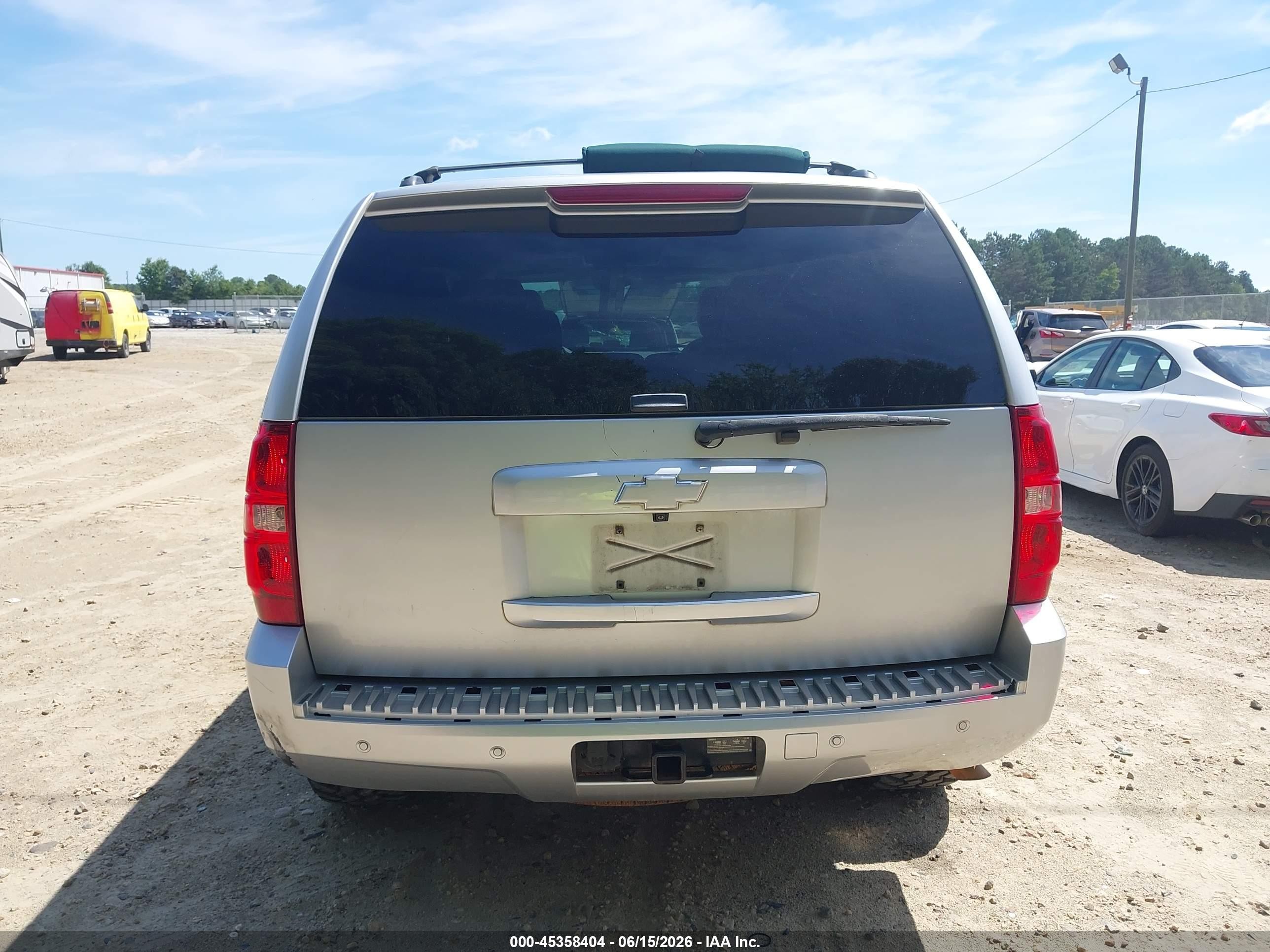 2012 Chevrolet Tahoe Lt Silver vin: 1GNSCBE08CR323398