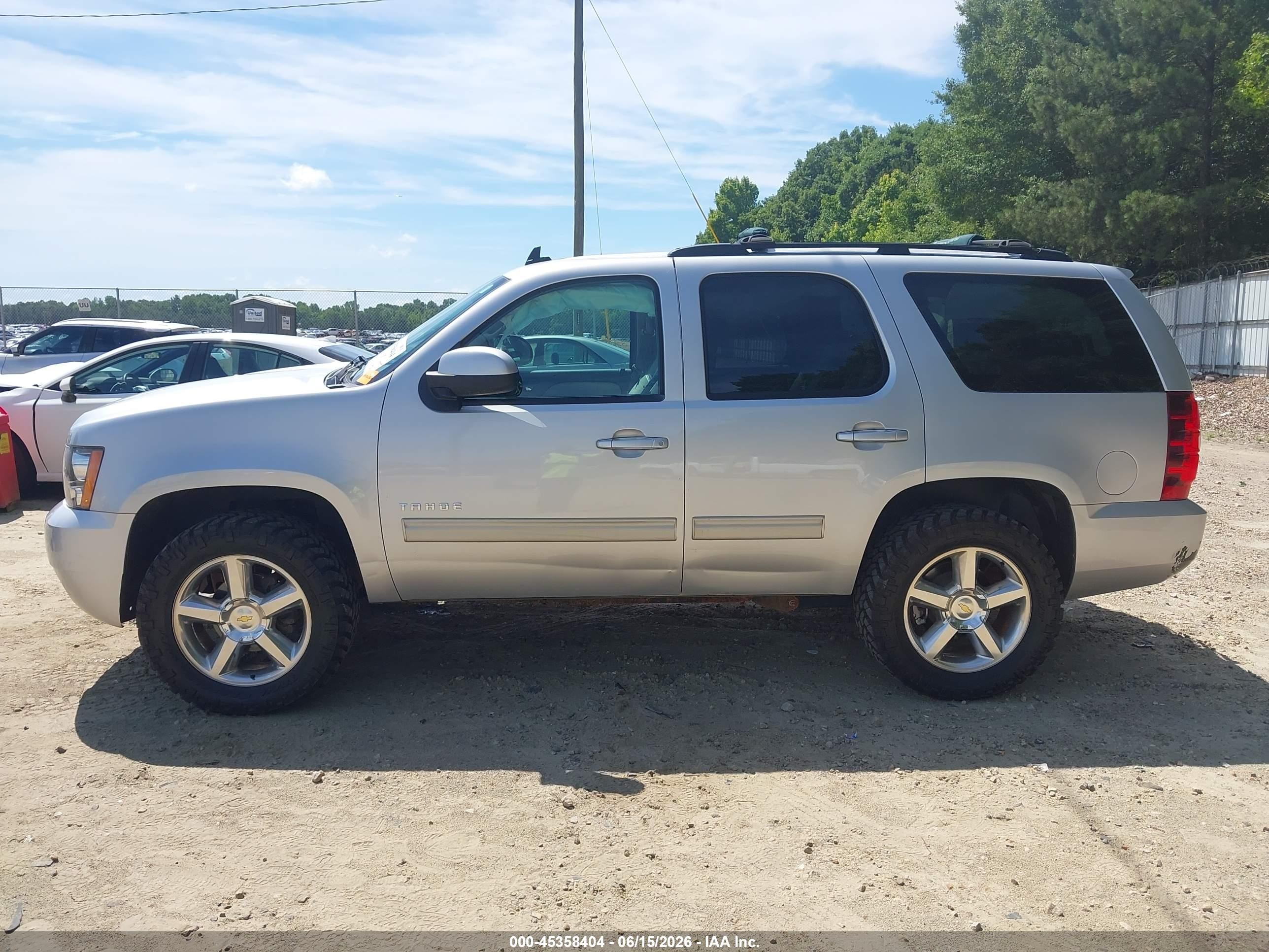 2012 Chevrolet Tahoe Lt Silver vin: 1GNSCBE08CR323398