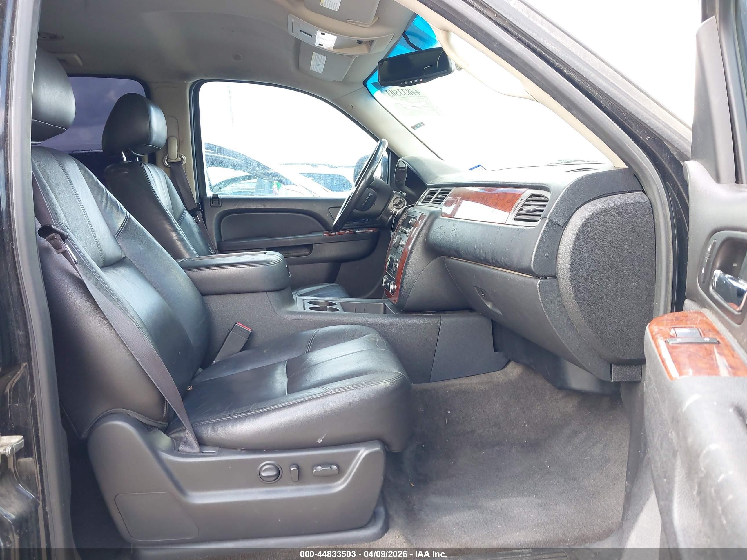 2013 Chevrolet Tahoe Lt Black vin: 1GNSCBE08DR119363