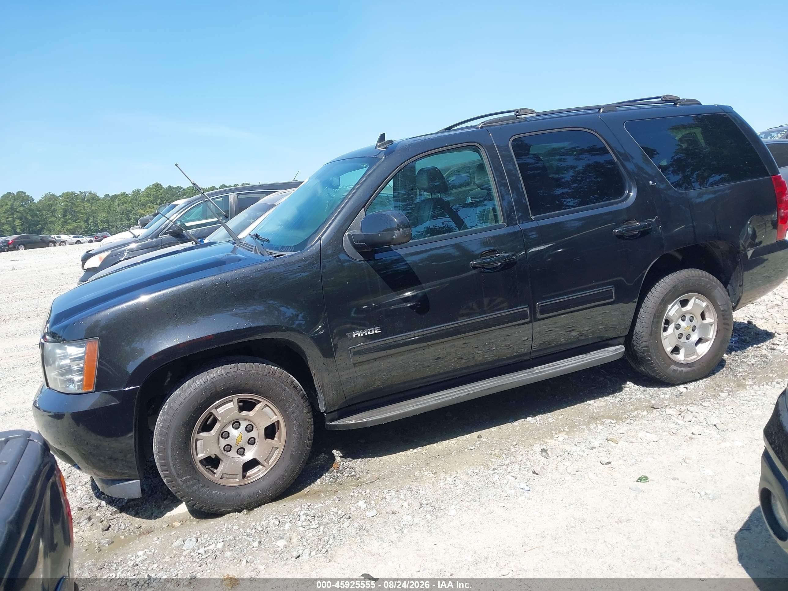 2013 Chevrolet Tahoe Lt Black vin: 1GNSCBE08DR221679