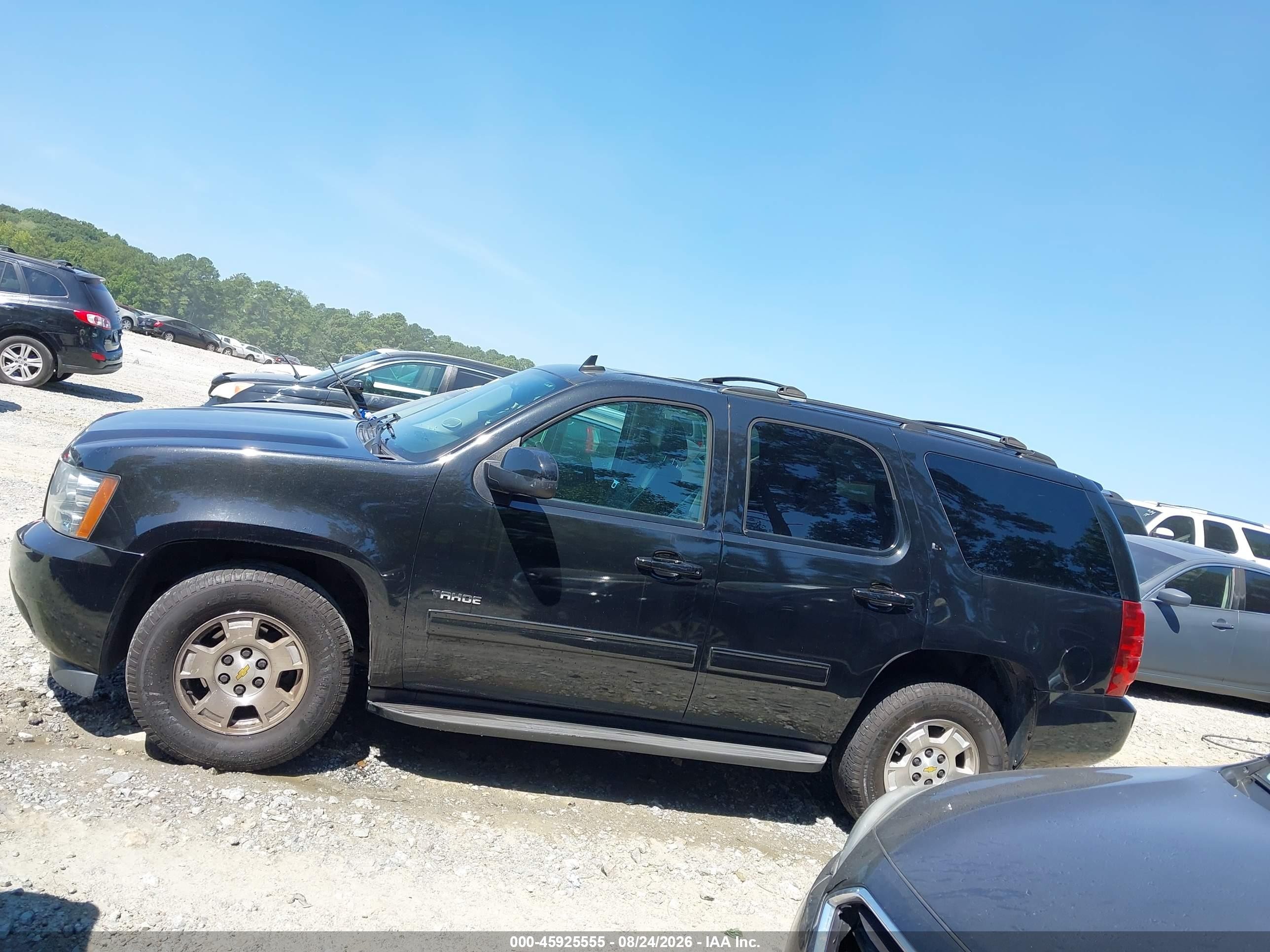 2013 Chevrolet Tahoe Lt Black vin: 1GNSCBE08DR221679
