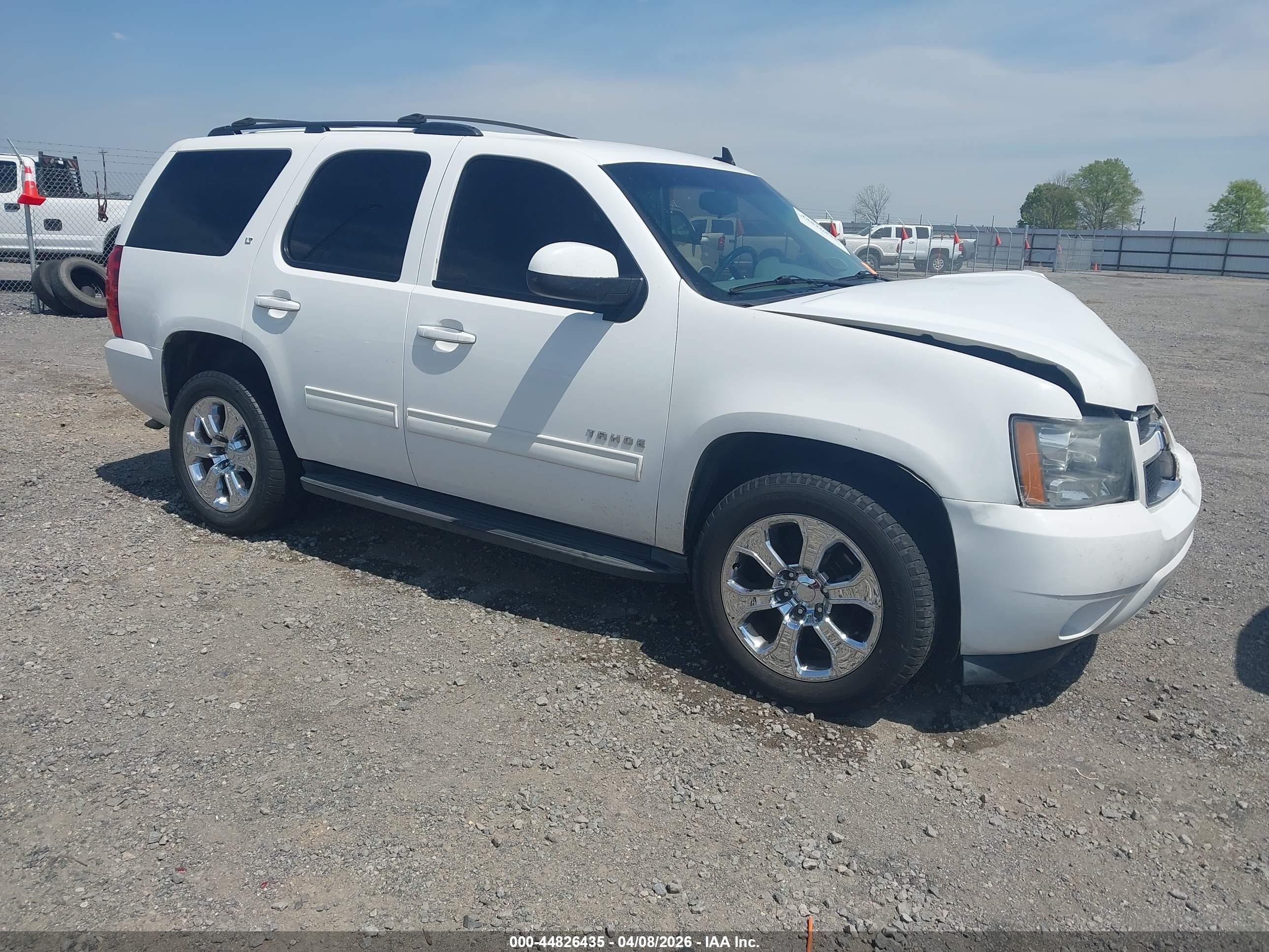 2013 Chevrolet Tahoe Lt Белый vin: 1GNSCBE08DR295748