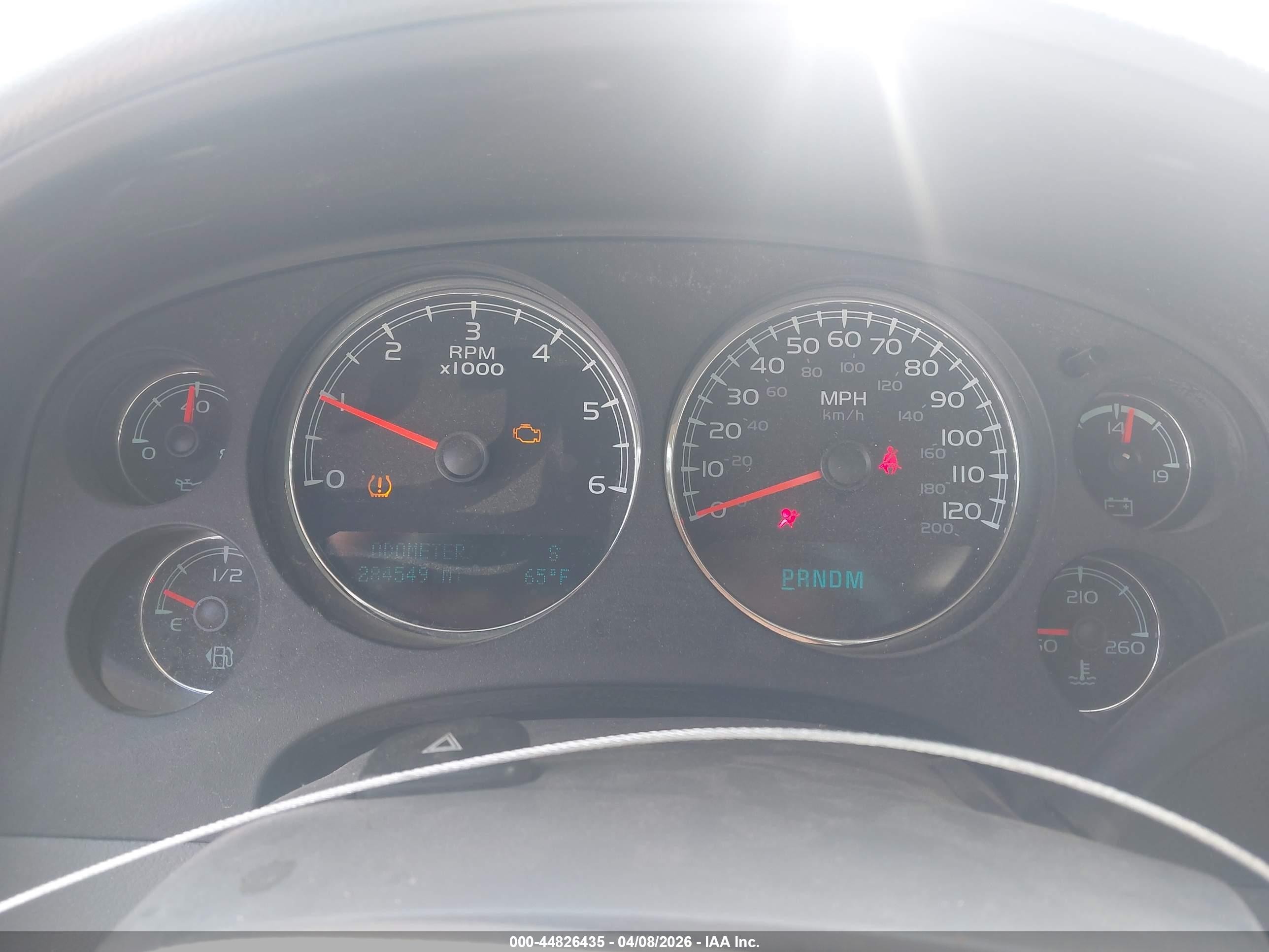 2013 Chevrolet Tahoe Lt Белый vin: 1GNSCBE08DR295748
