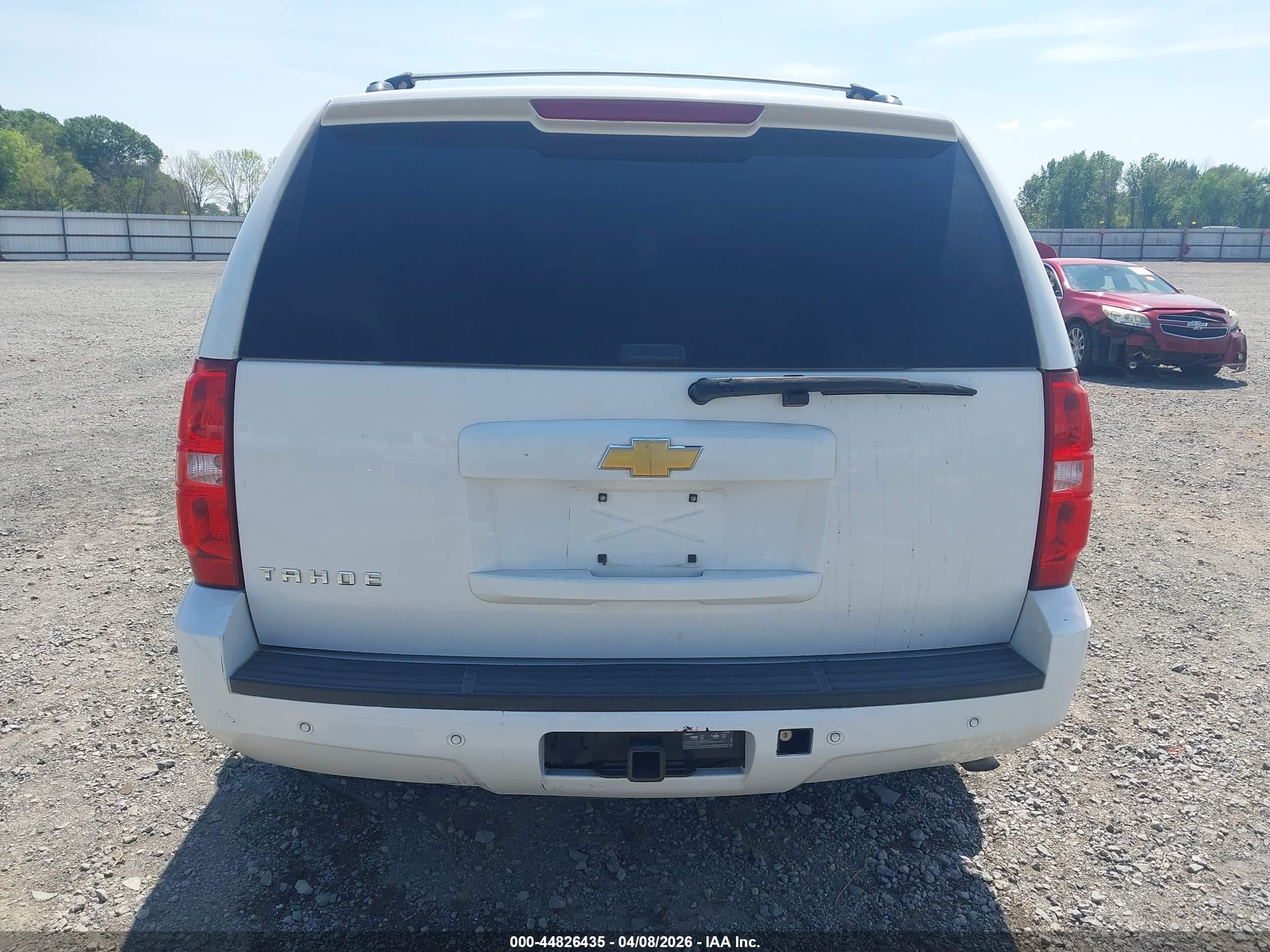 2013 Chevrolet Tahoe Lt Белый vin: 1GNSCBE08DR295748