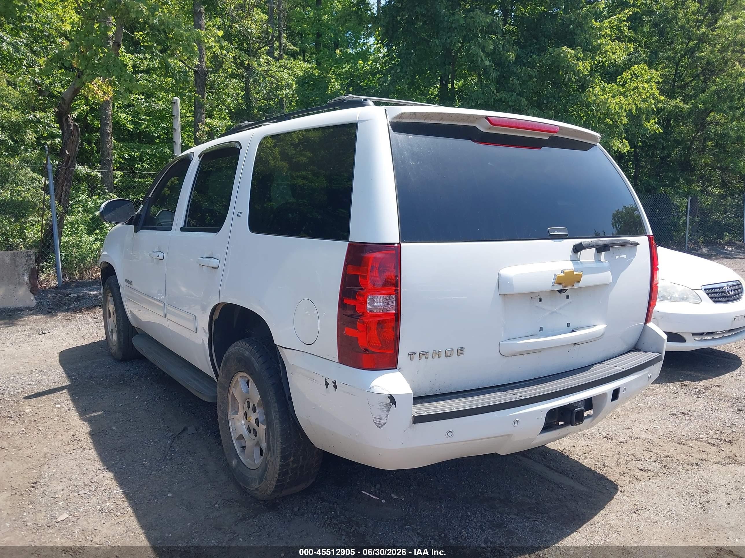 2014 Chevrolet Tahoe Lt White vin: 1GNSCBE08ER204060