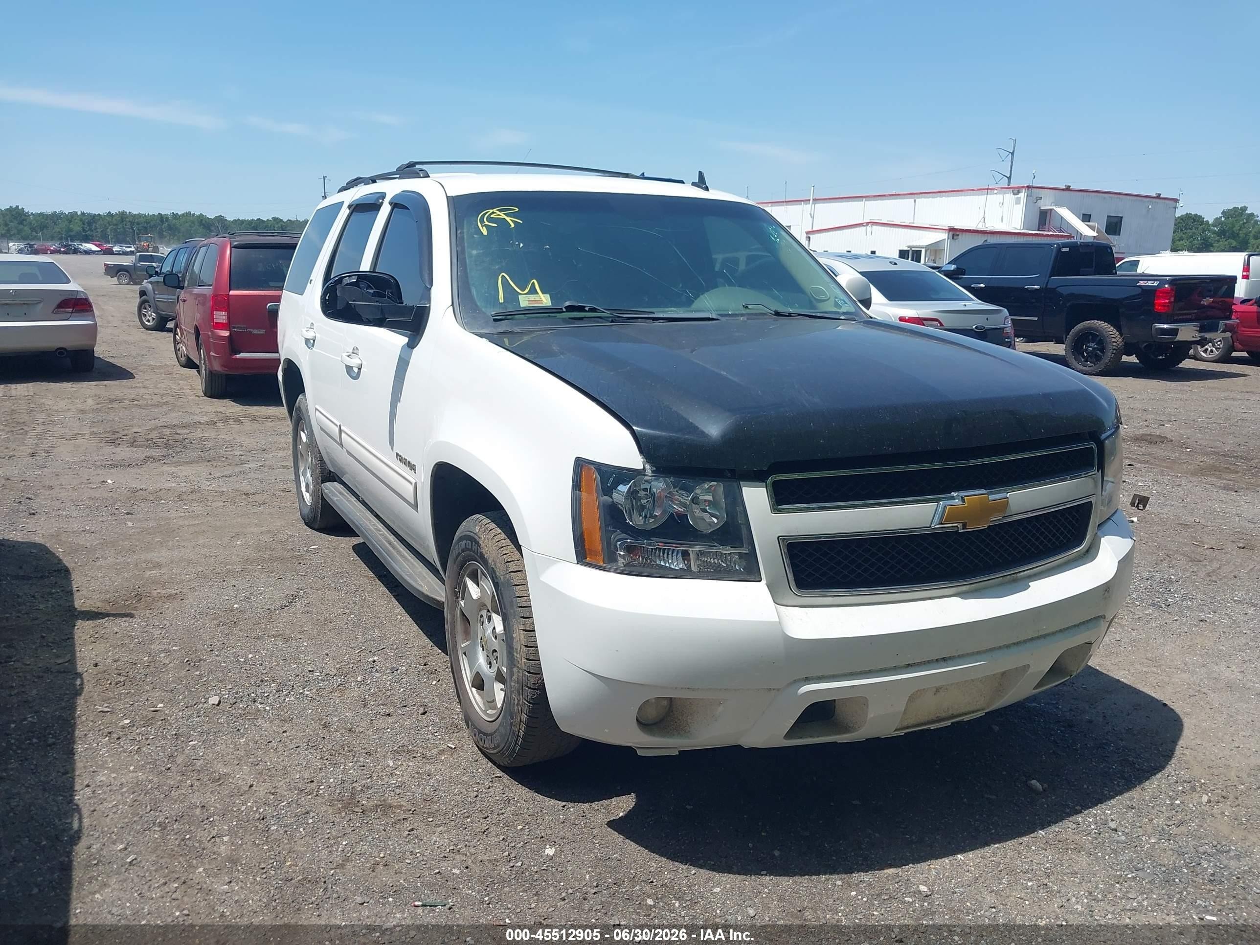 2014 Chevrolet Tahoe Lt White vin: 1GNSCBE08ER204060