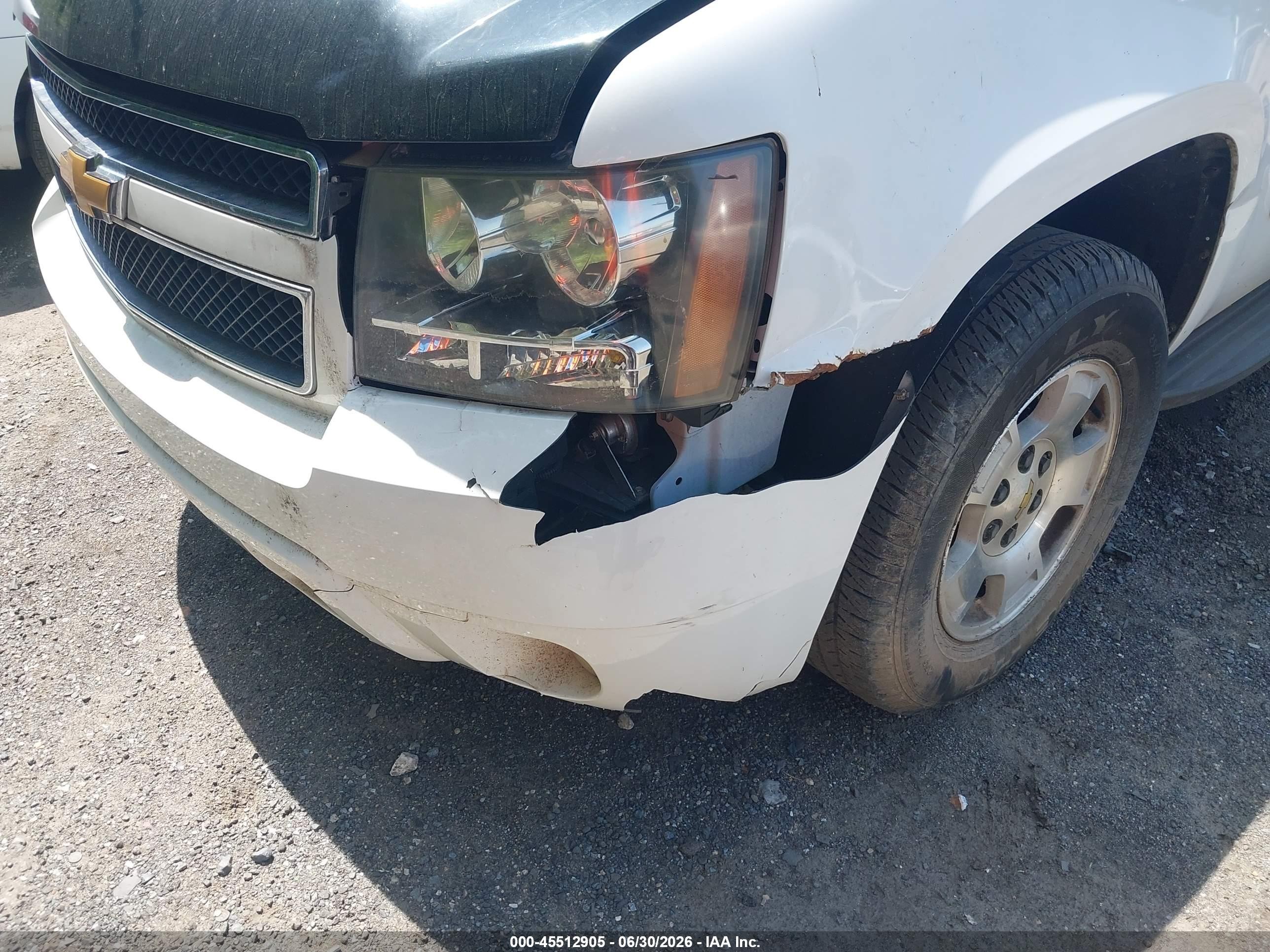 2014 Chevrolet Tahoe Lt White vin: 1GNSCBE08ER204060