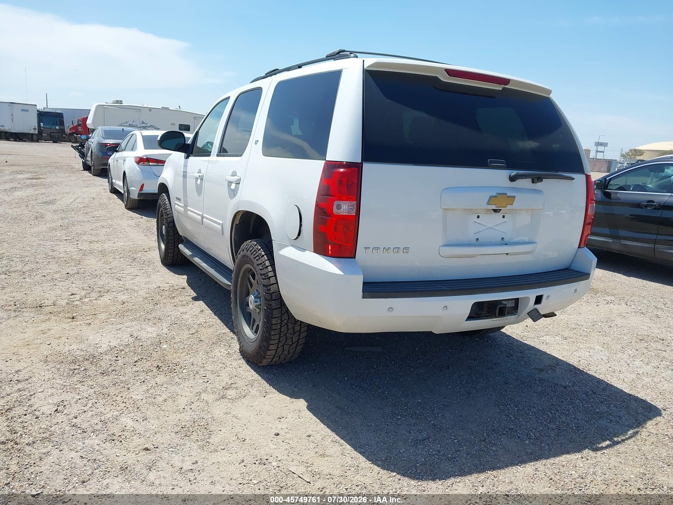2014 Chevrolet Tahoe Lt White vin: 1GNSCBE08ER220341