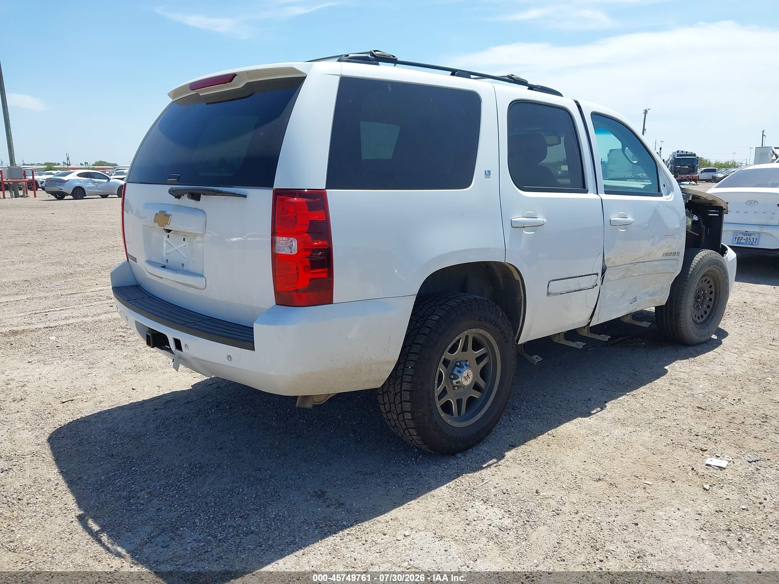 2014 Chevrolet Tahoe Lt White vin: 1GNSCBE08ER220341