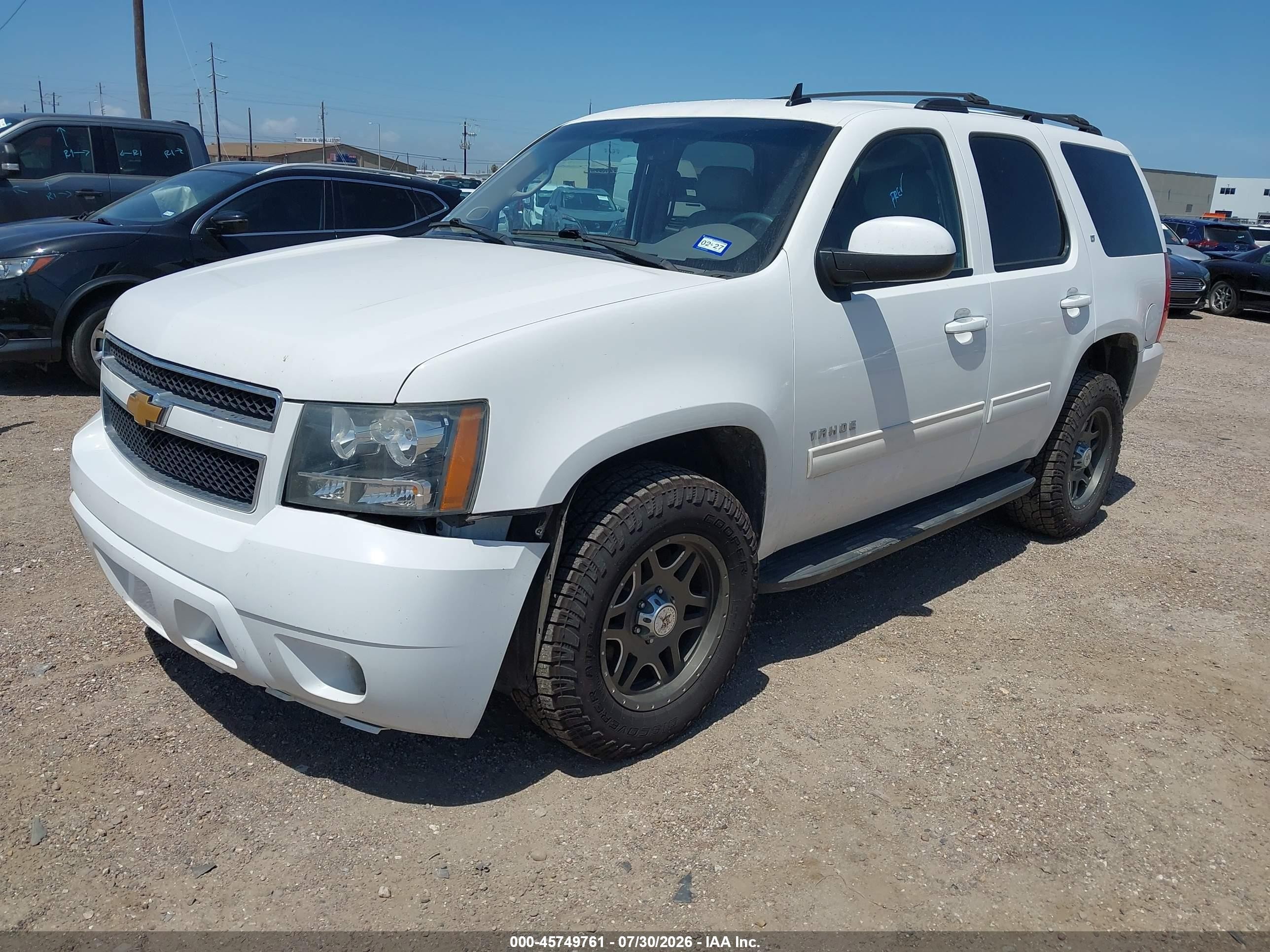 2014 Chevrolet Tahoe Lt White vin: 1GNSCBE08ER220341