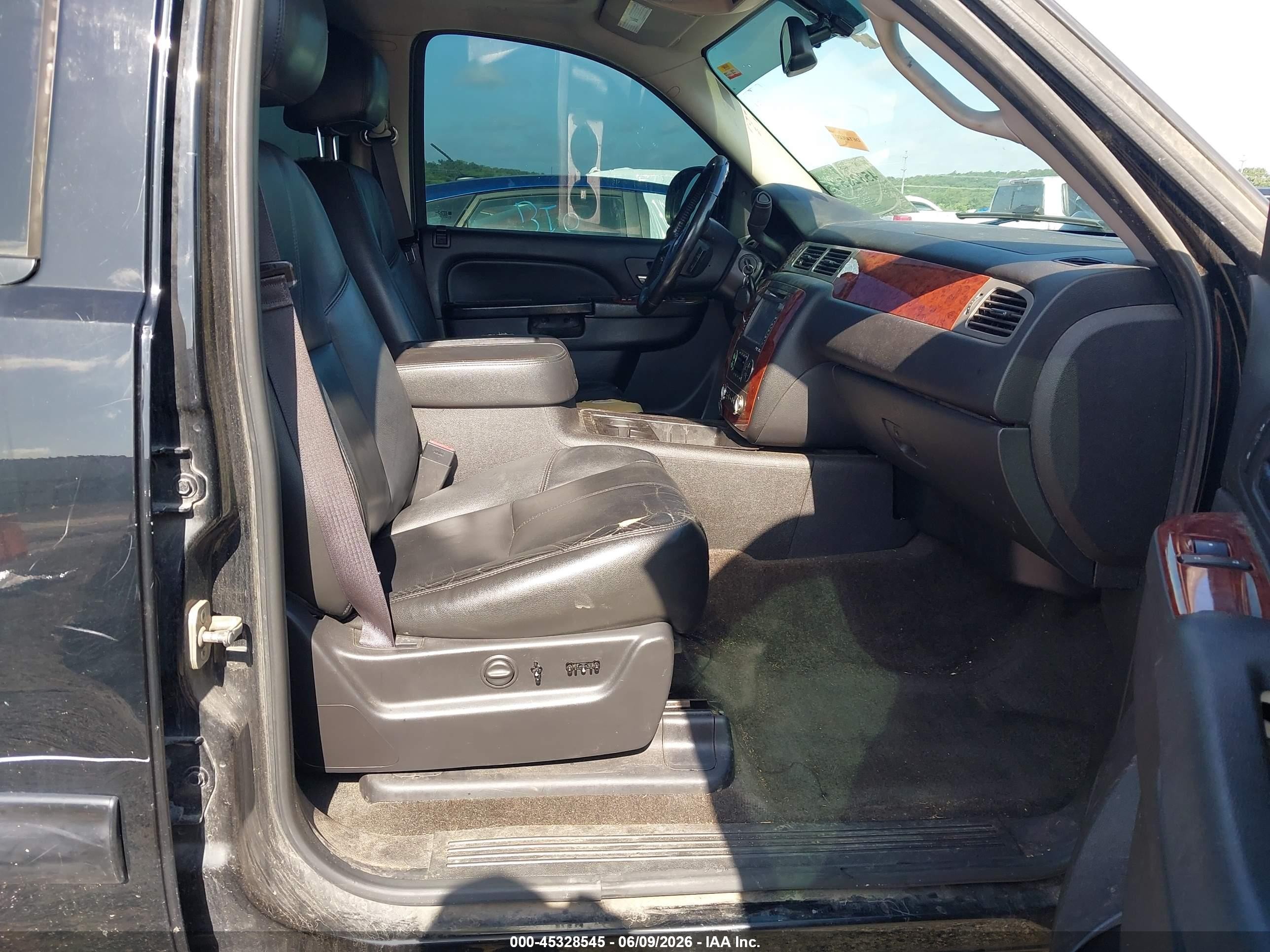 2013 Chevrolet Tahoe Lt Black vin: 1GNSCBE09DR212702