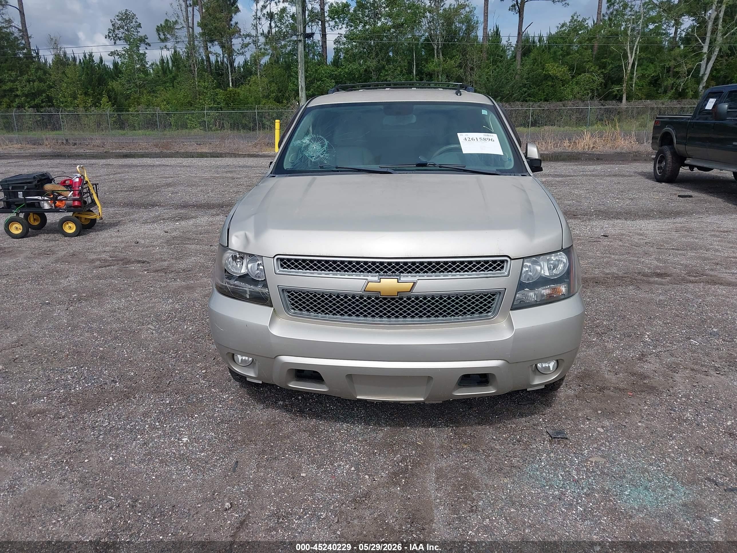 2013 Chevrolet Tahoe Lt Золотой vin: 1GNSCBE09DR322827