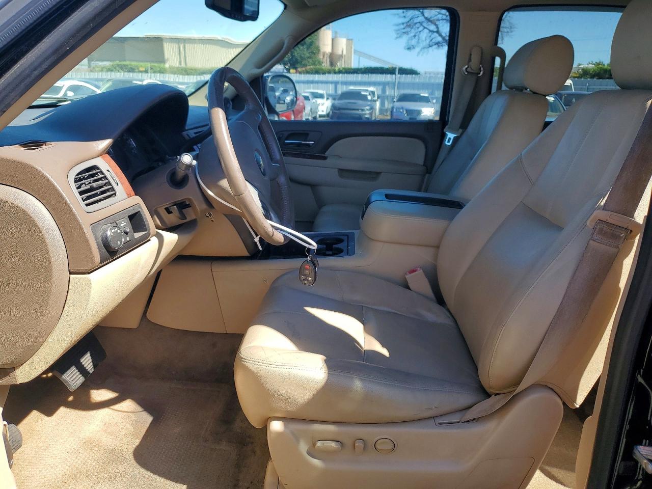 2013 Chevrolet Tahoe C1500 Lt Black vin: 1GNSCBE09DR366956