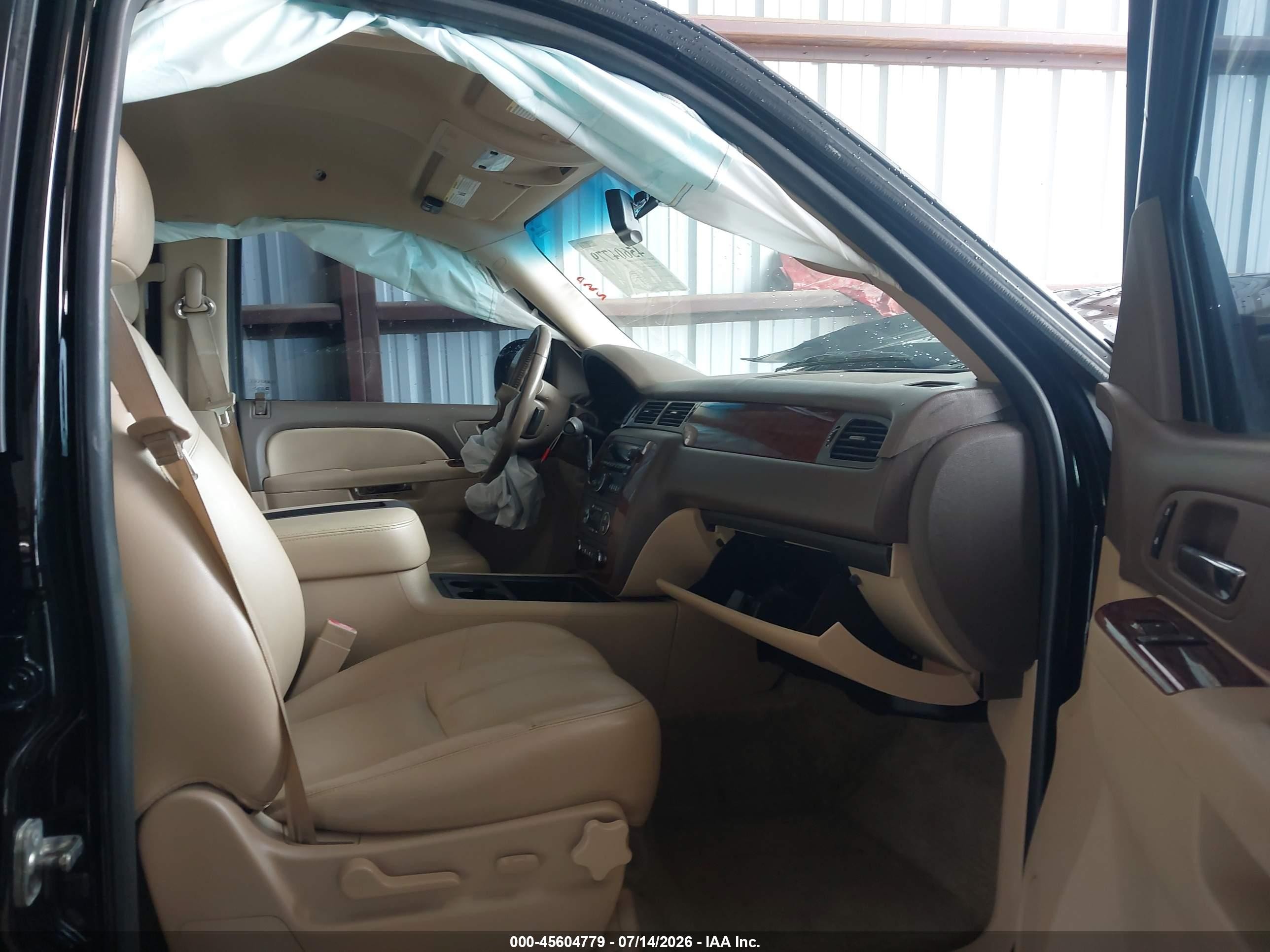 2014 Chevrolet Tahoe Lt Black vin: 1GNSCBE09ER147528