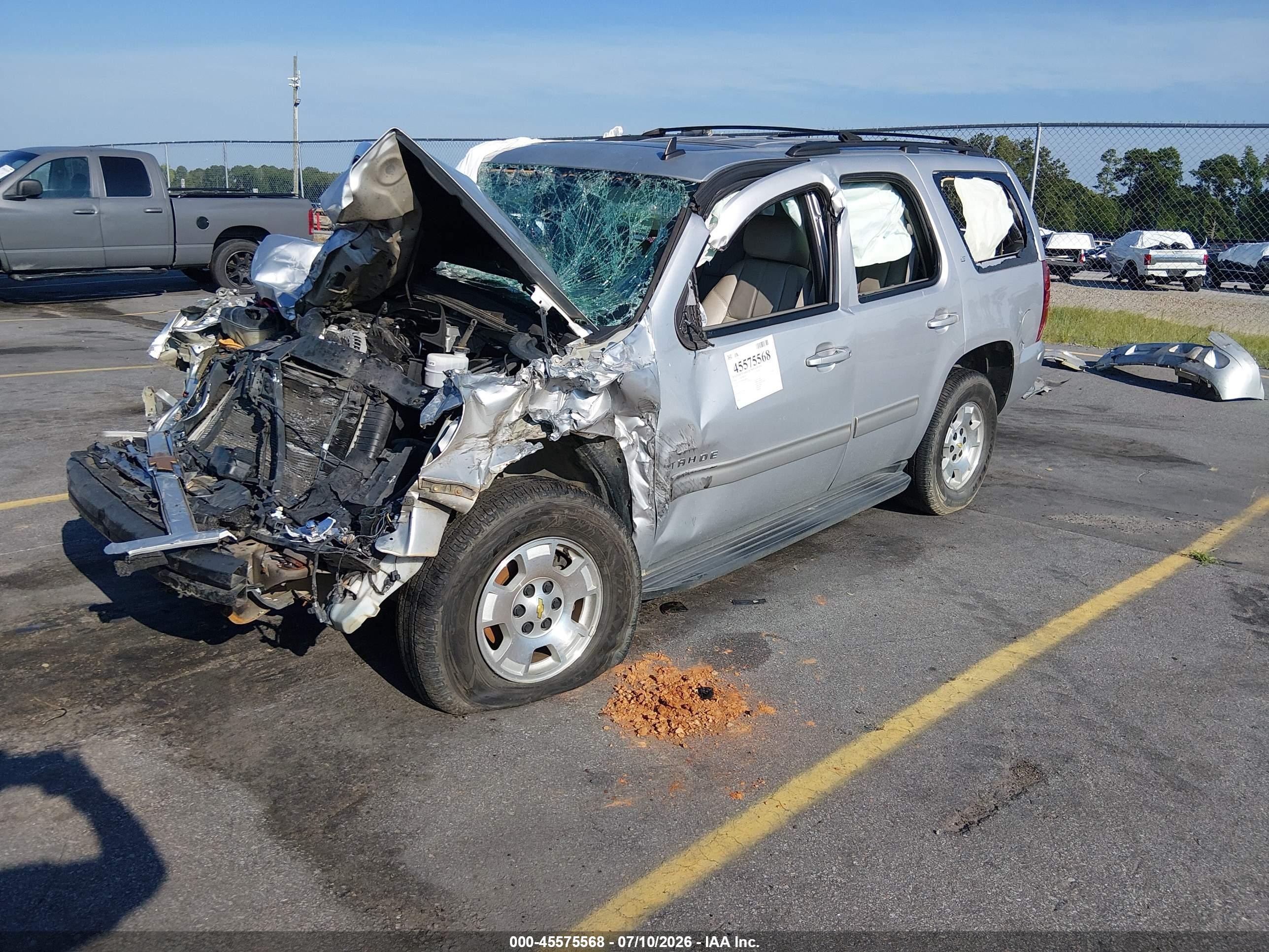 2014 Chevrolet Tahoe Lt Серебряный vin: 1GNSCBE09ER189696
