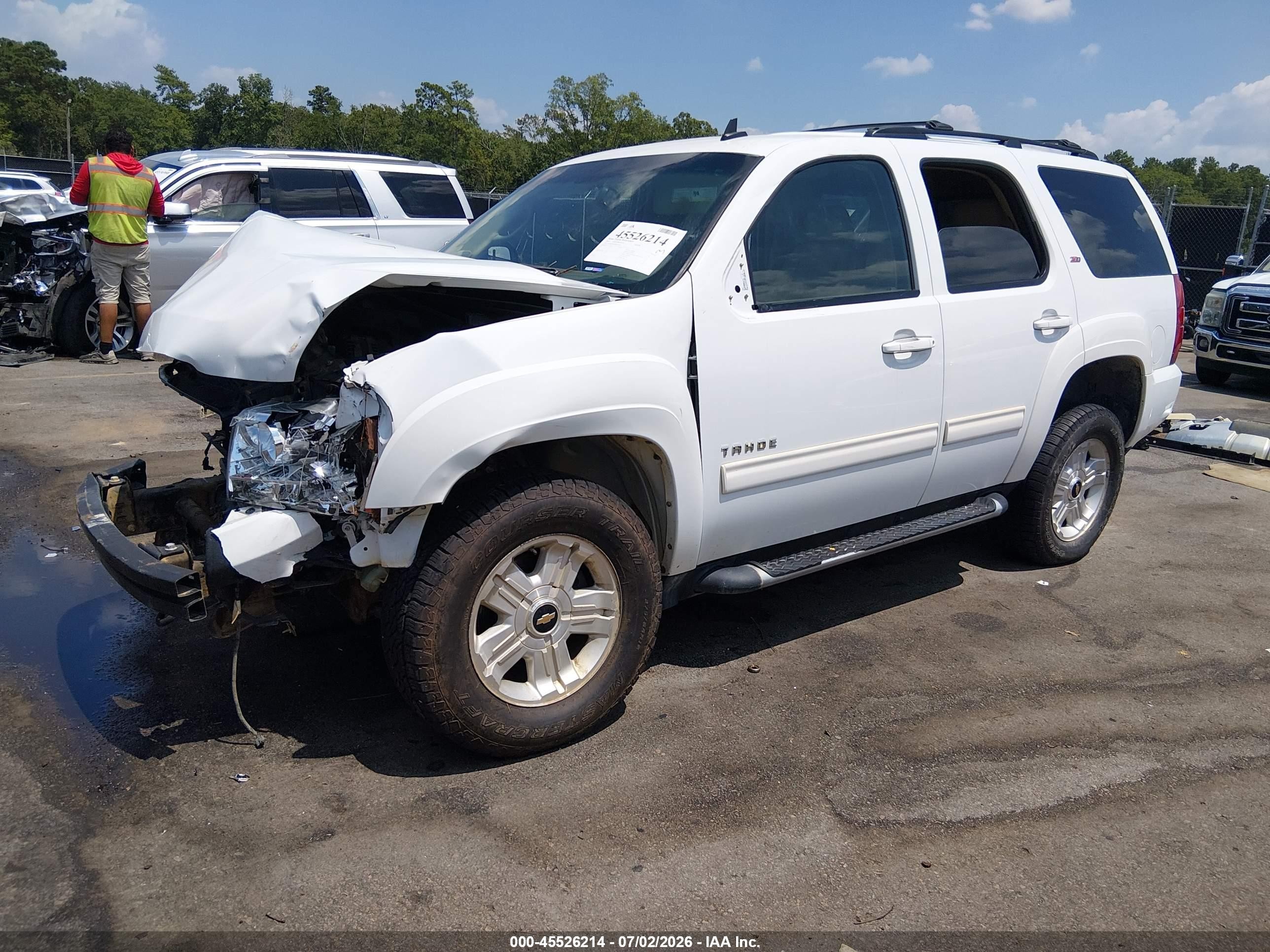 2011 Chevrolet Tahoe Lt White vin: 1GNSCBE0XBR157562