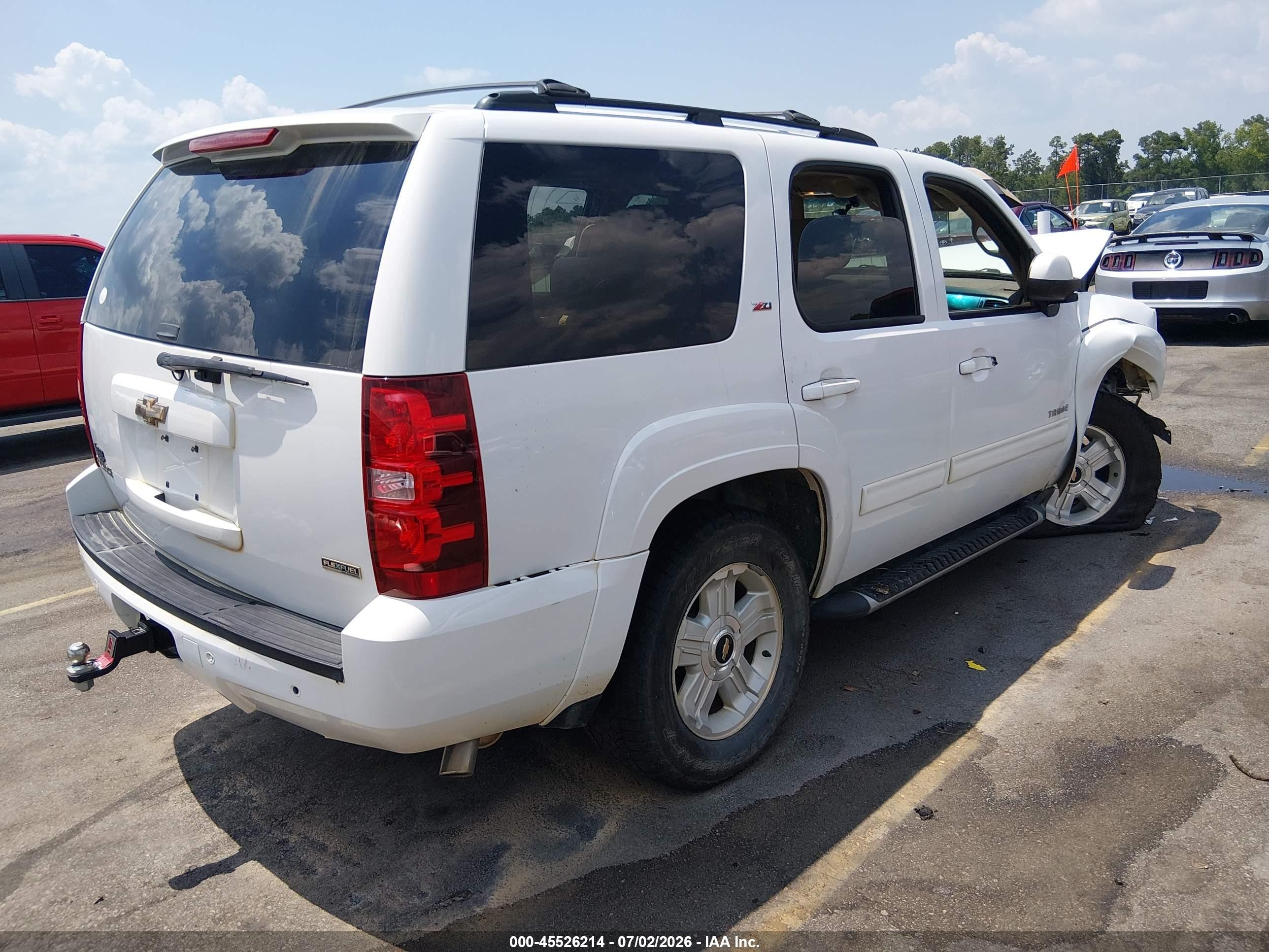 2011 Chevrolet Tahoe Lt White vin: 1GNSCBE0XBR157562