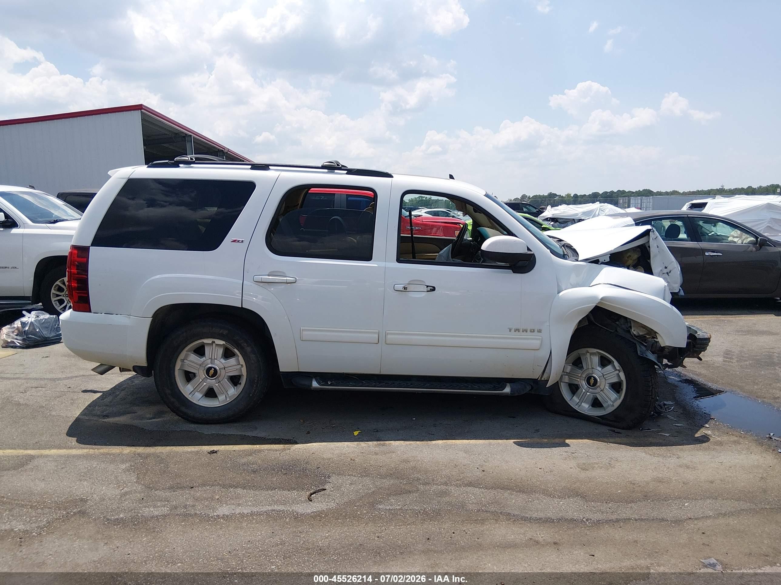 2011 Chevrolet Tahoe Lt White vin: 1GNSCBE0XBR157562