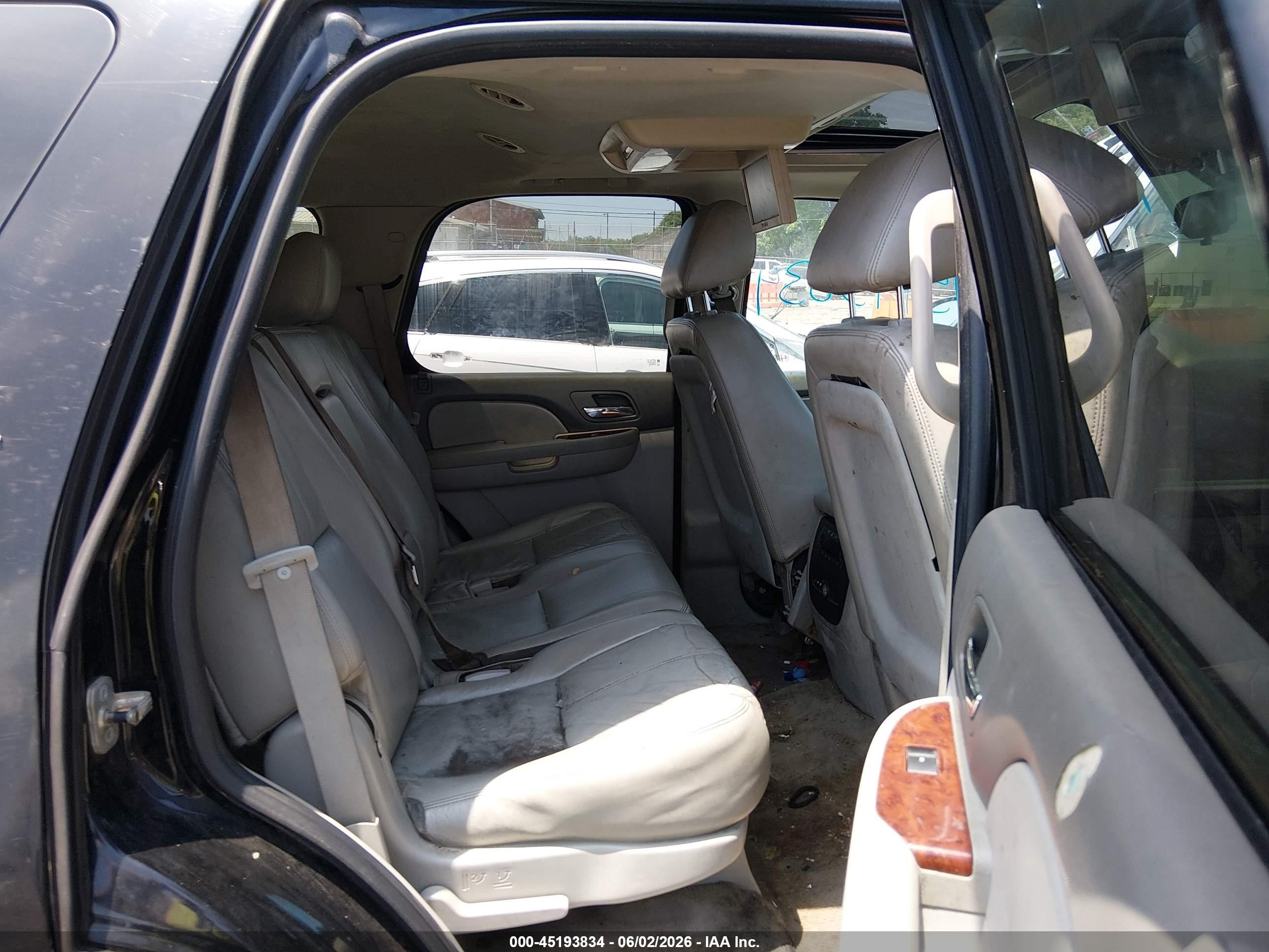 2011 Chevrolet Tahoe Lt Black vin: 1GNSCBE0XBR188682