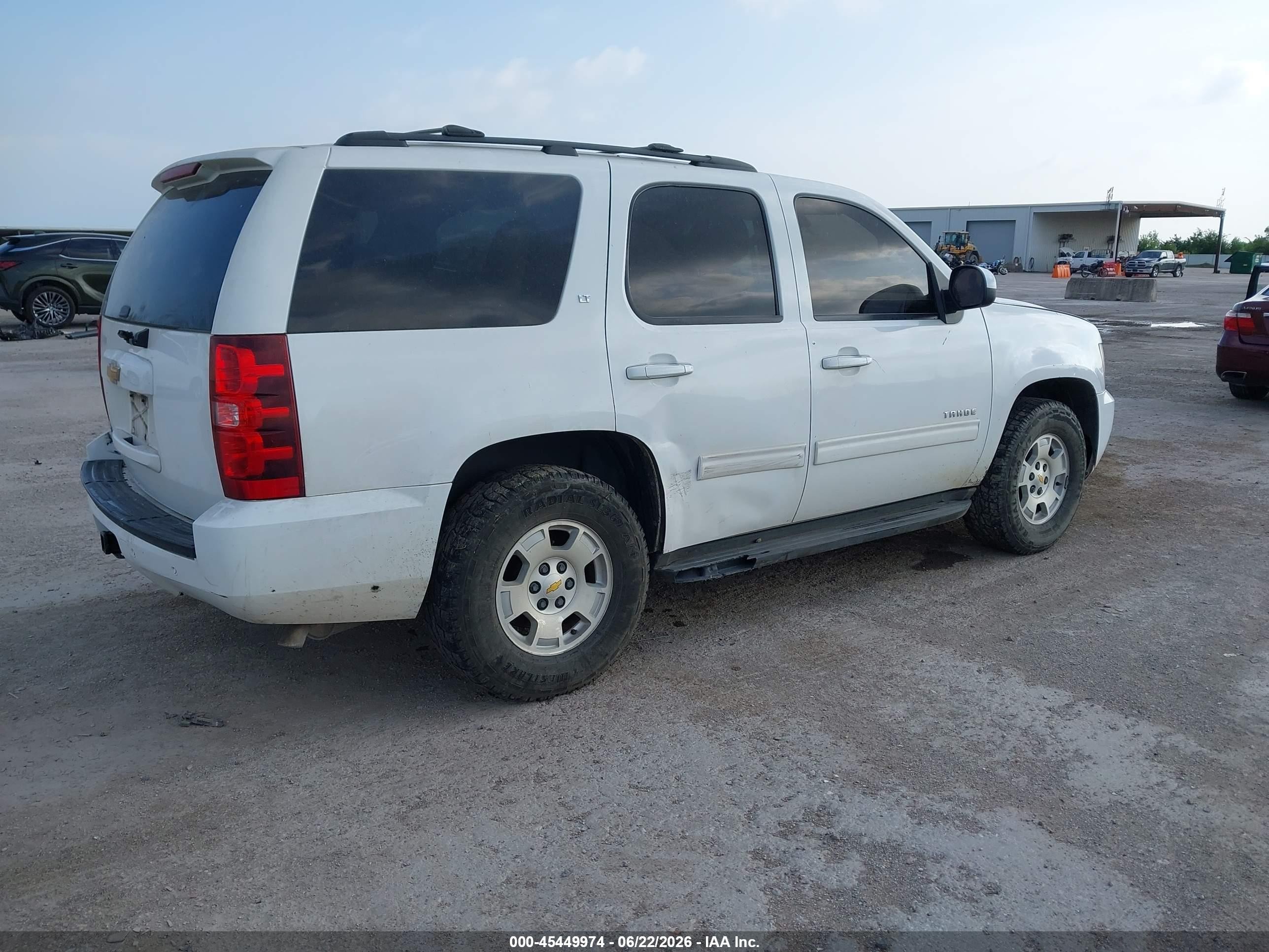 2012 Chevrolet Tahoe Lt White vin: 1GNSCBE0XCR147017