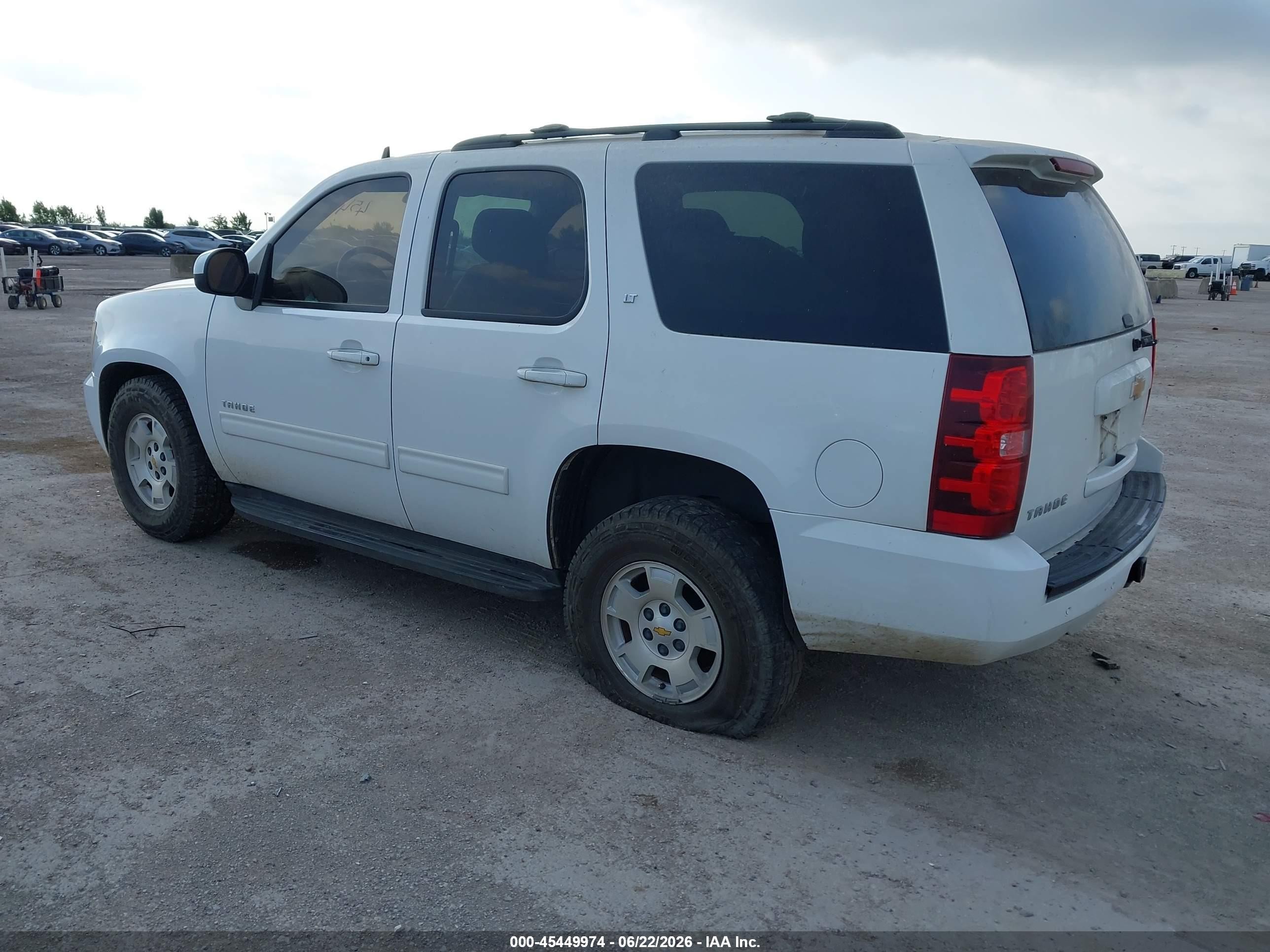 2012 Chevrolet Tahoe Lt White vin: 1GNSCBE0XCR147017