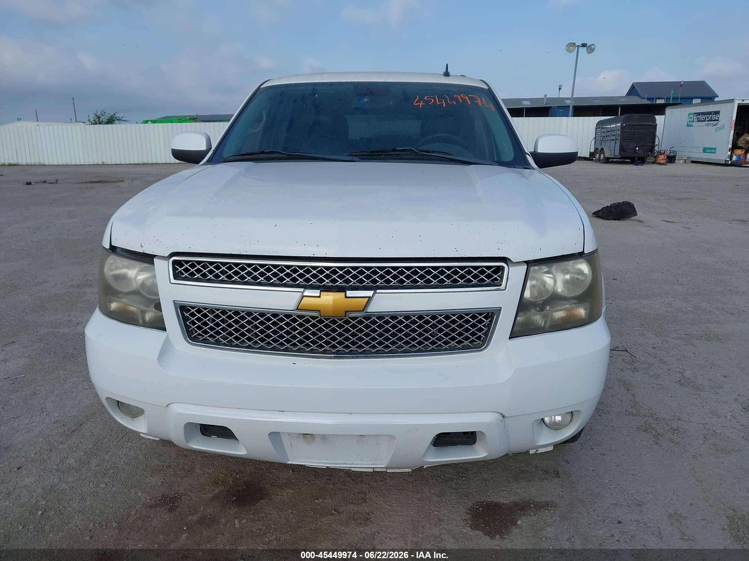 2012 Chevrolet Tahoe Lt White vin: 1GNSCBE0XCR147017