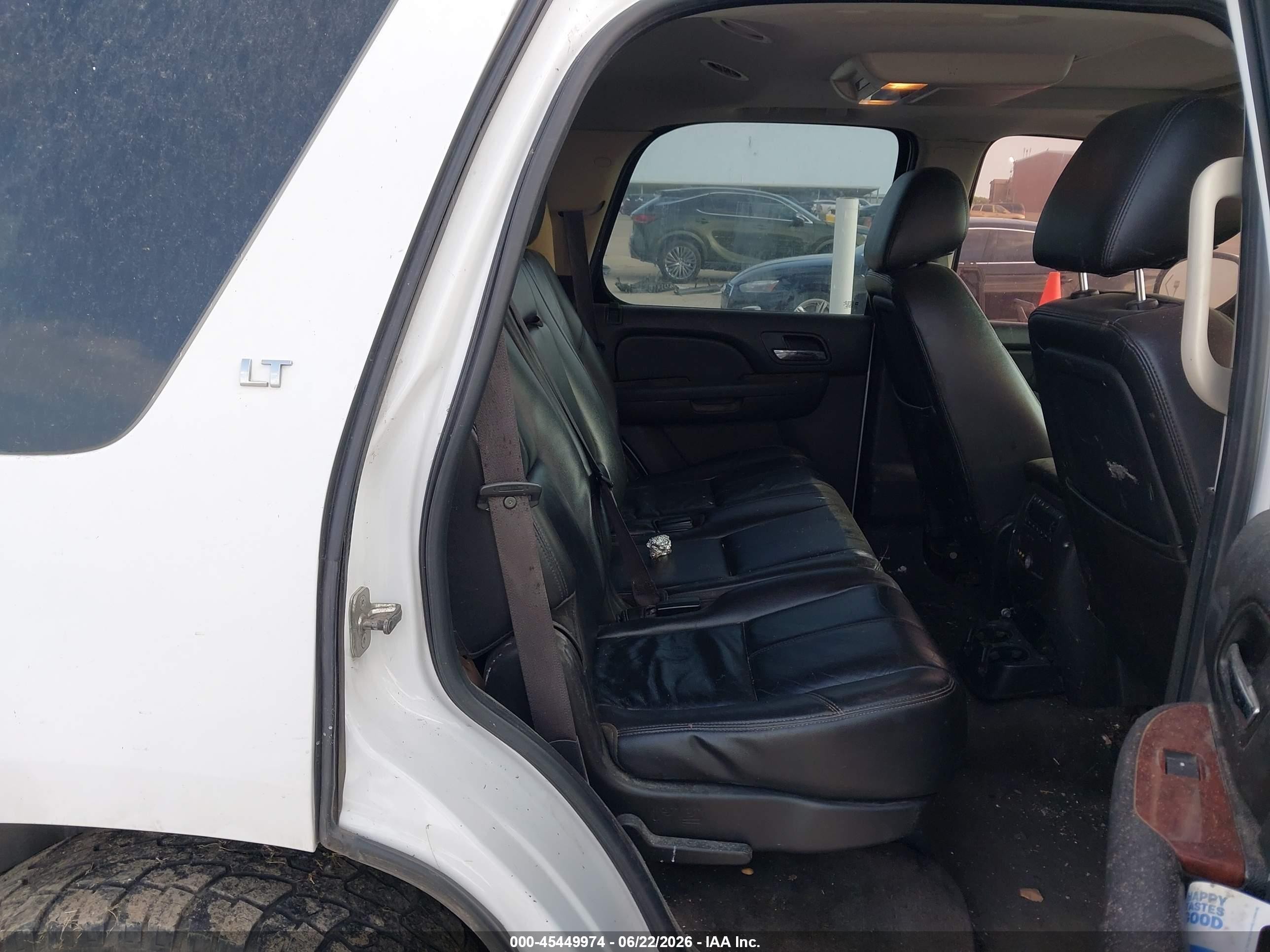 2012 Chevrolet Tahoe Lt White vin: 1GNSCBE0XCR147017