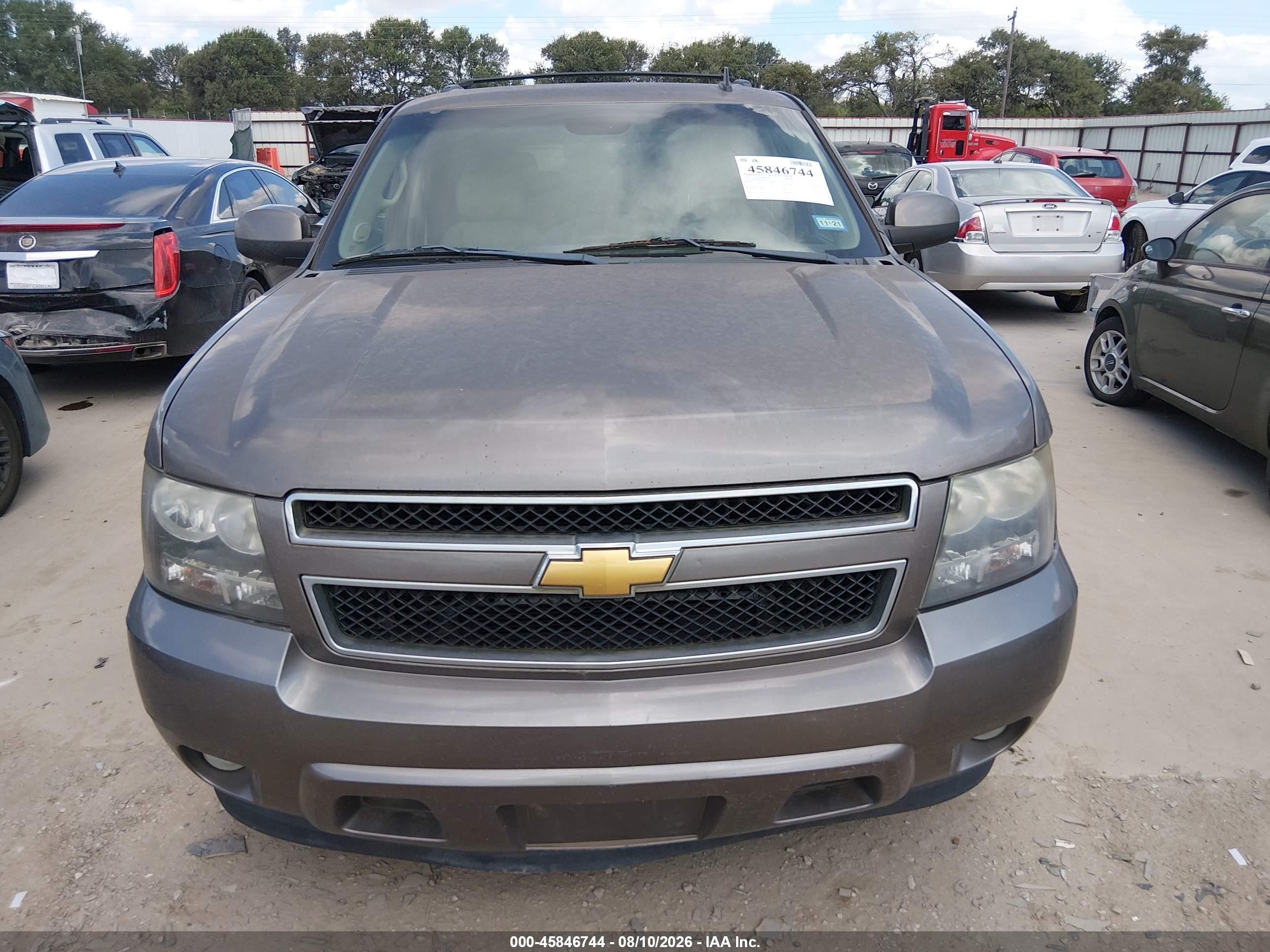 2012 Chevrolet Tahoe Lt Beige vin: 1GNSCBE0XCR231757
