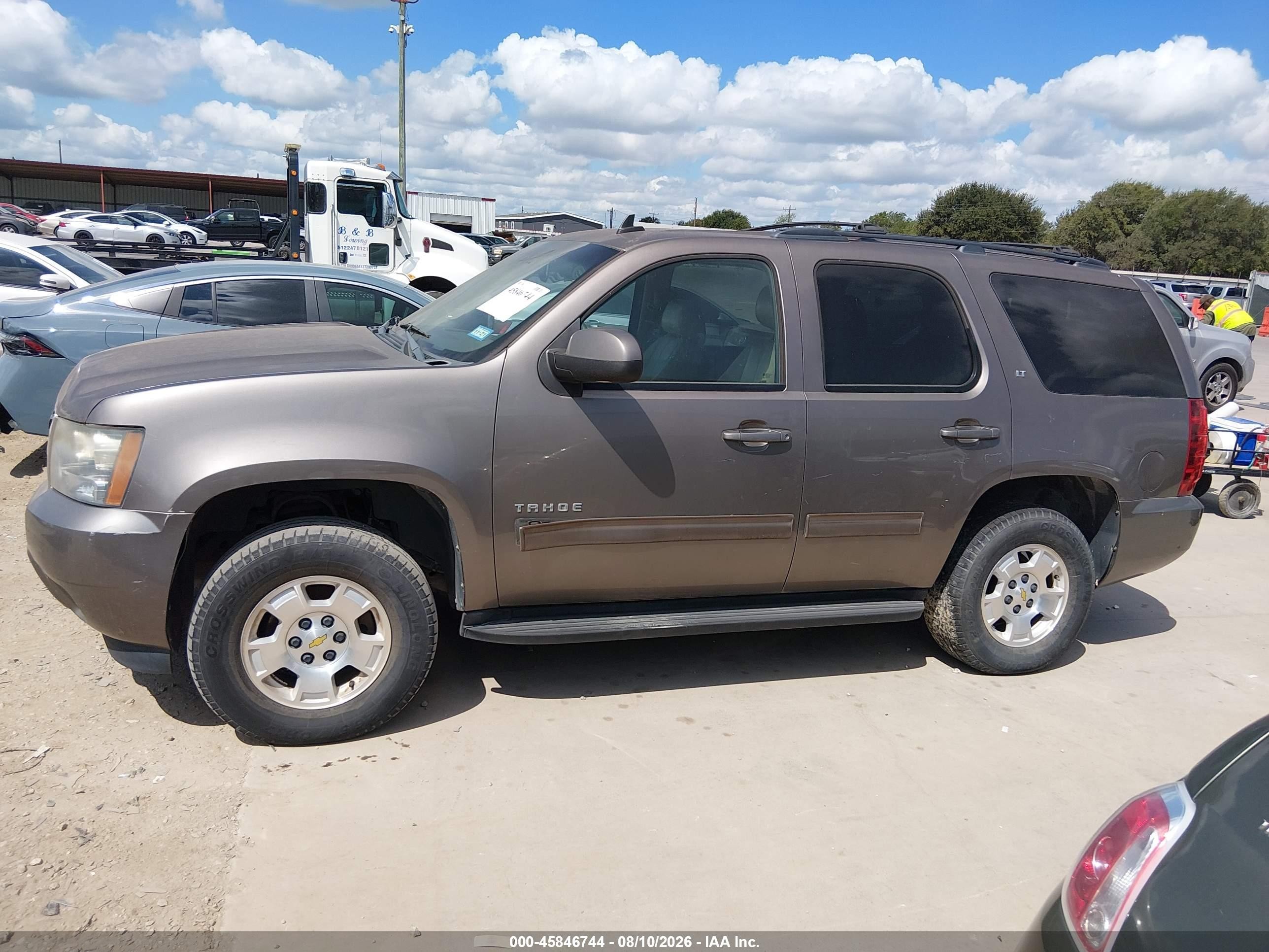 2012 Chevrolet Tahoe Lt Beige vin: 1GNSCBE0XCR231757