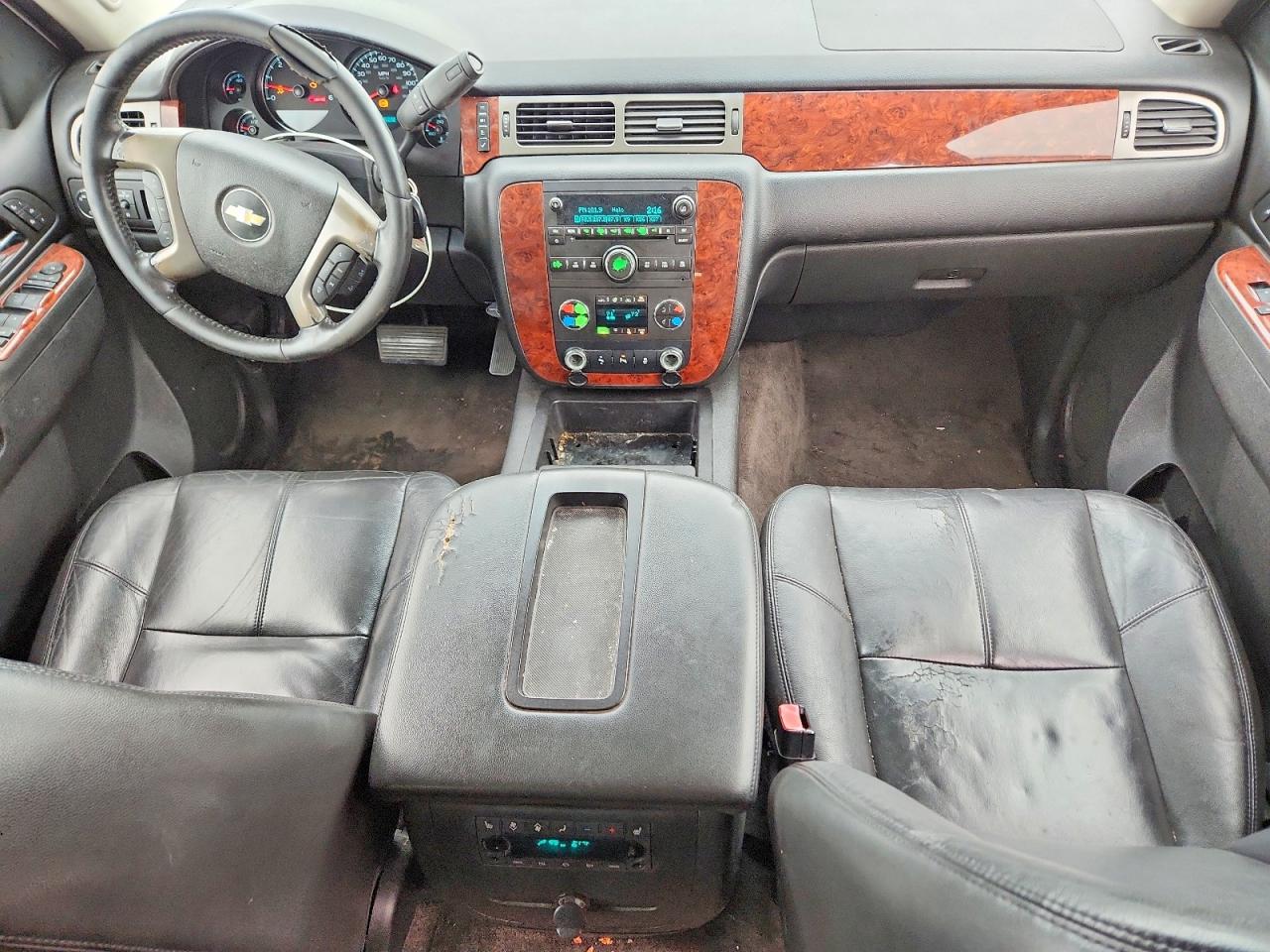 2012 Chevrolet Tahoe C1500 Lt White vin: 1GNSCBE0XCR316324