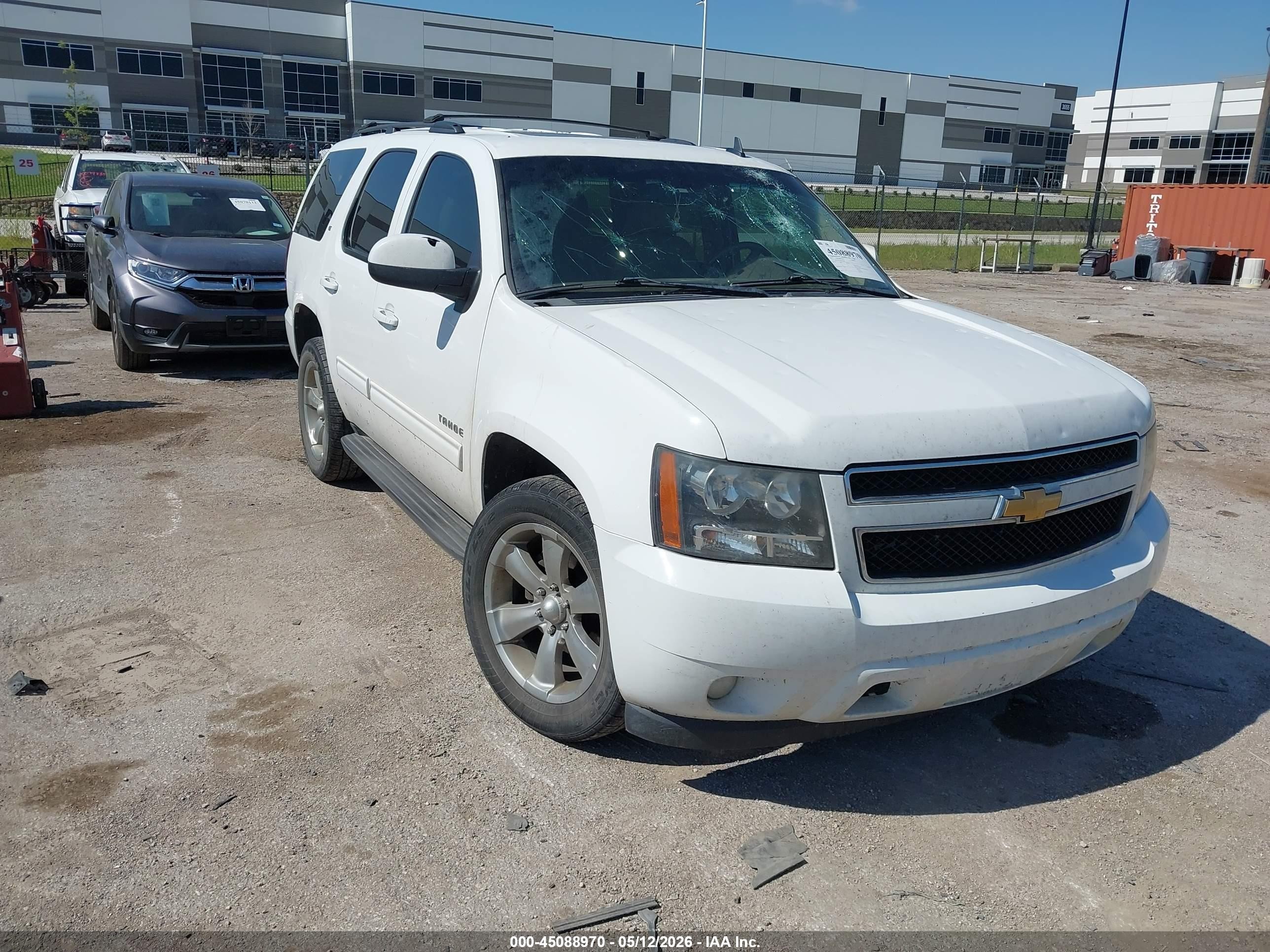 2013 Chevrolet Tahoe Lt White vin: 1GNSCBE0XDR322366