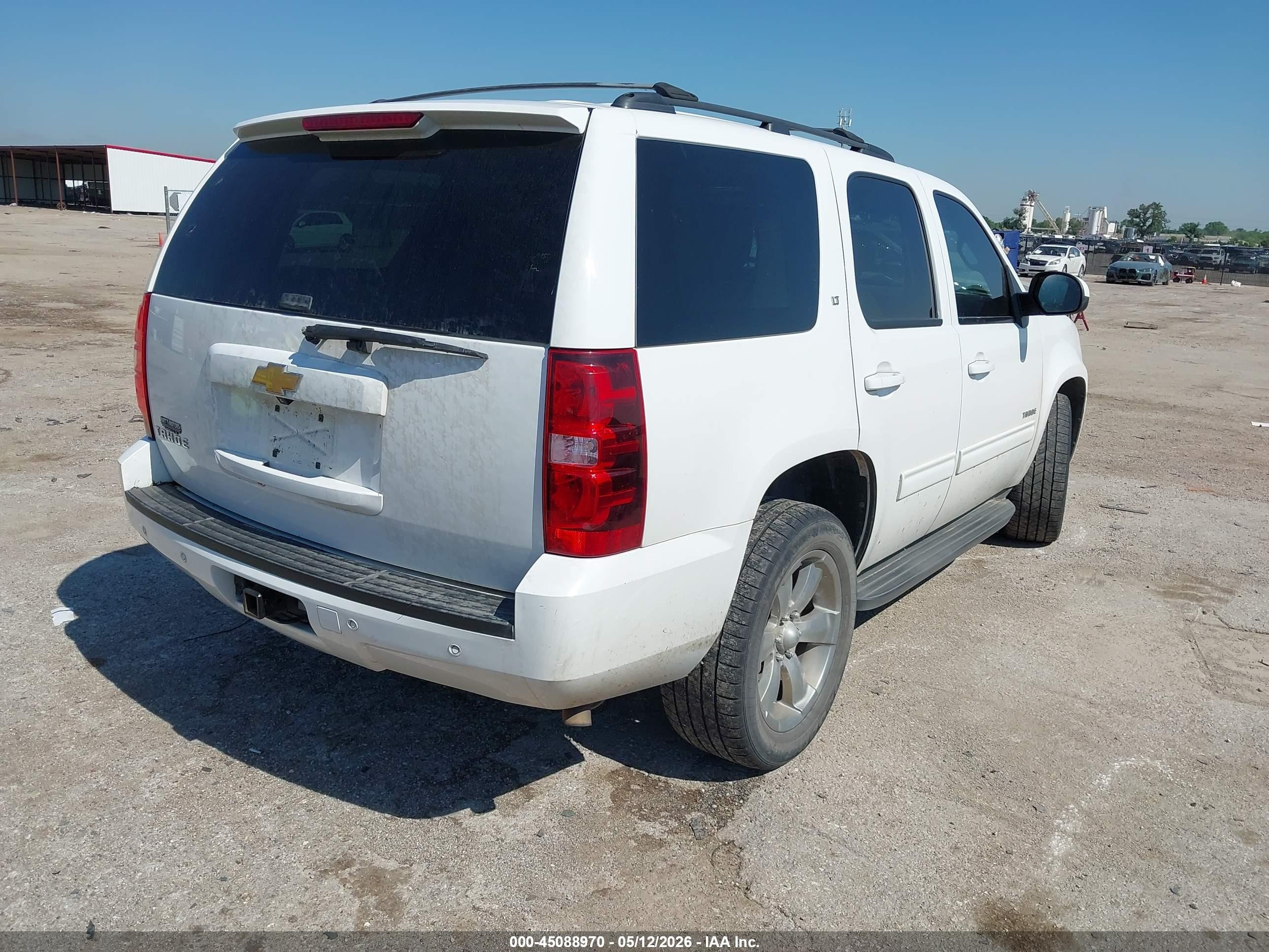 2013 Chevrolet Tahoe Lt White vin: 1GNSCBE0XDR322366