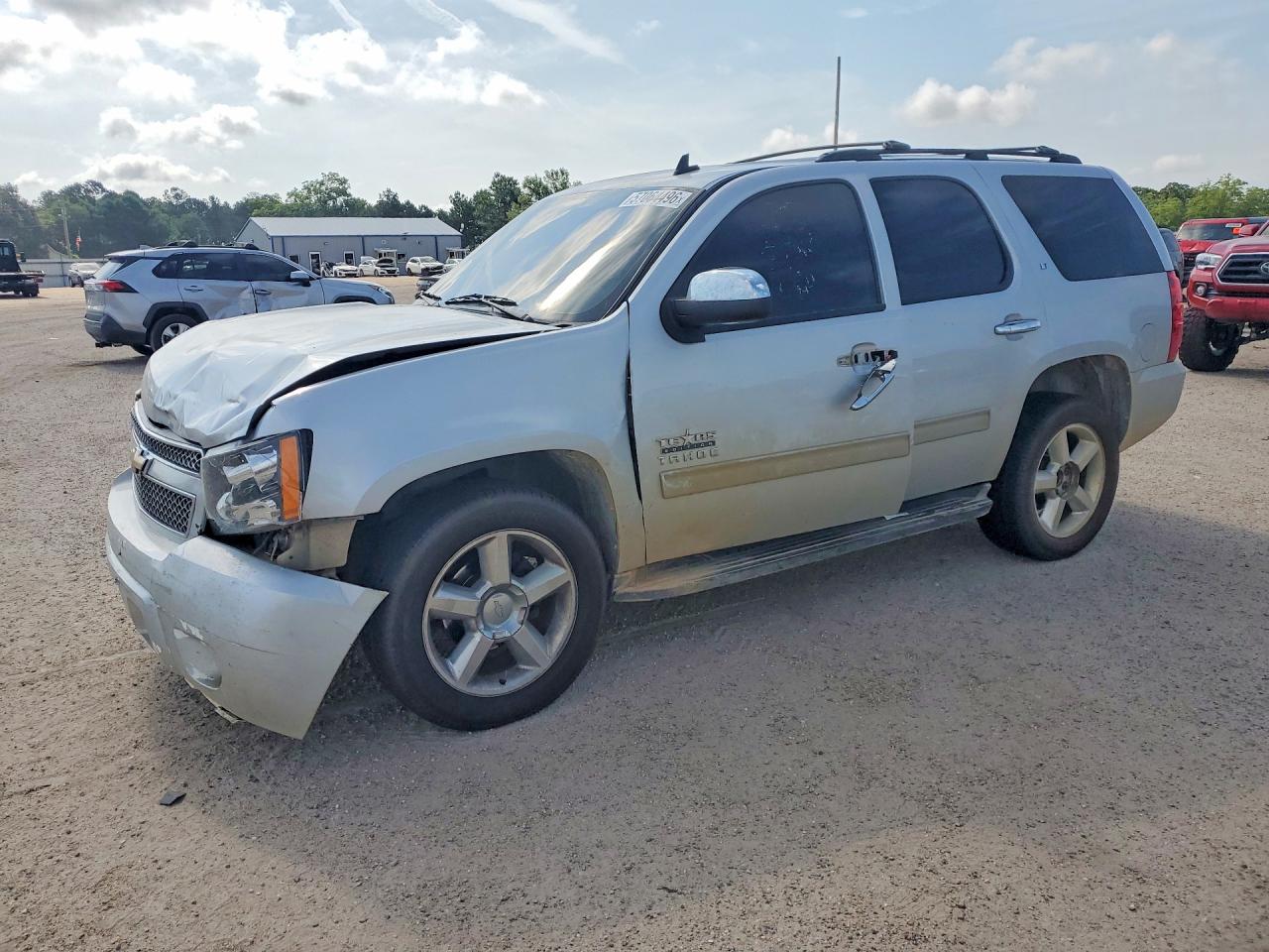 2013 Chevrolet Tahoe C1500 Lt Silver vin: 1GNSCBE0XDR339717