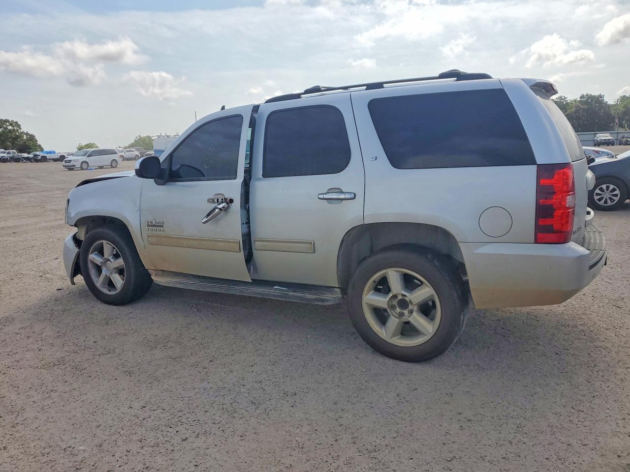 2013 Chevrolet Tahoe C1500 Lt Silver vin: 1GNSCBE0XDR339717