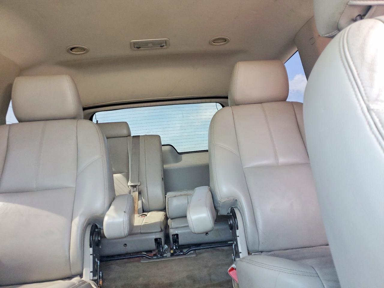 2013 Chevrolet Tahoe C1500 Lt Silver vin: 1GNSCBE0XDR339717