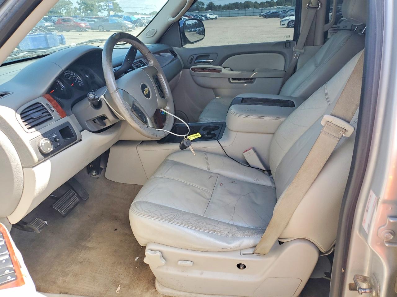 2013 Chevrolet Tahoe C1500 Lt Silver vin: 1GNSCBE0XDR339717