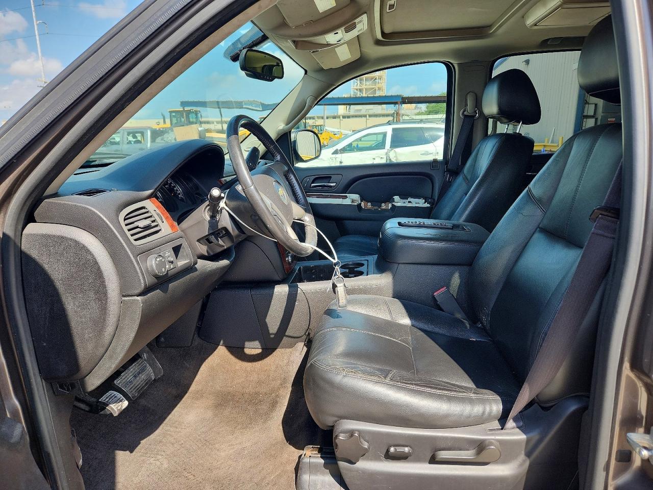 2013 Chevrolet Tahoe C1500 Lt Tan vin: 1GNSCBE0XDR350894