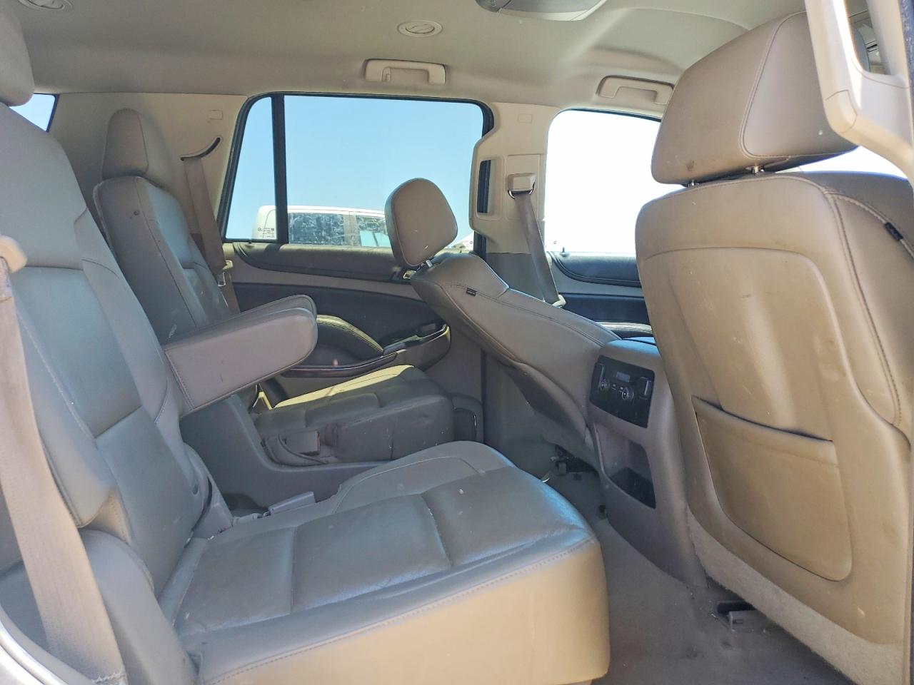 2015 Chevrolet Tahoe C1500 Lt White vin: 1GNSCBKC0FR554265
