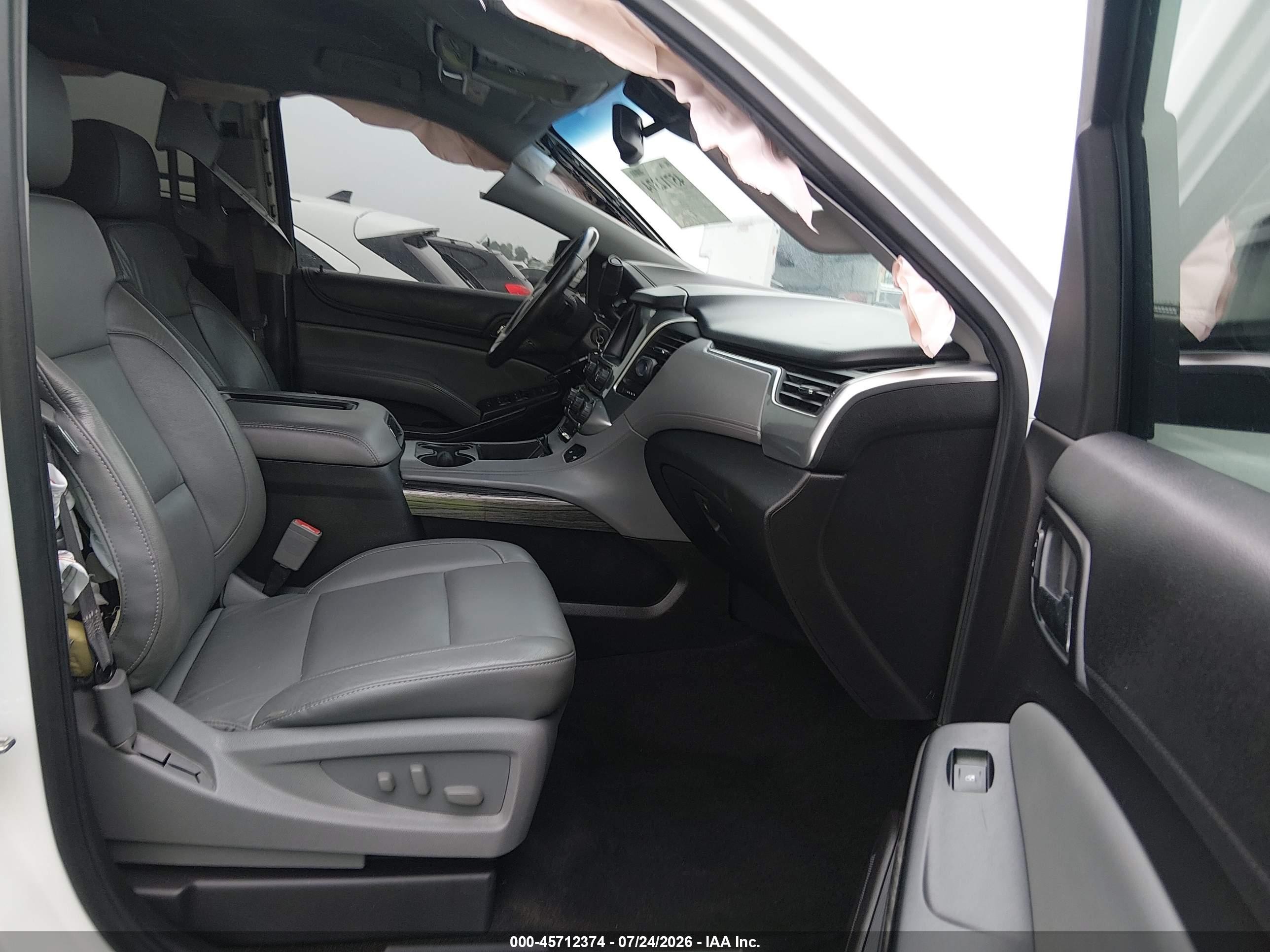 2015 Chevrolet Tahoe Lt White vin: 1GNSCBKC0FR641034