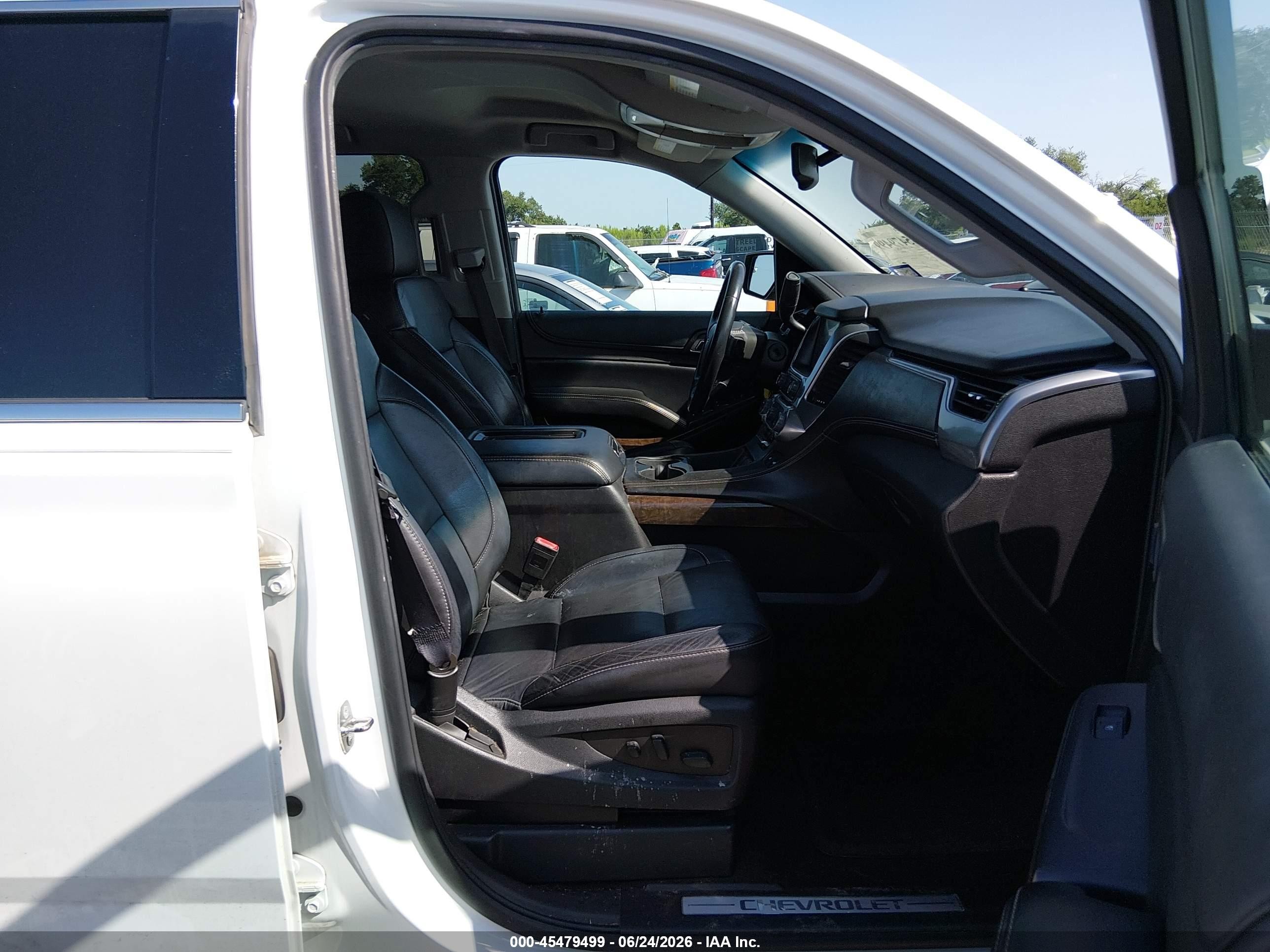2015 Chevrolet Tahoe Lt Белый vin: 1GNSCBKC0FR694879