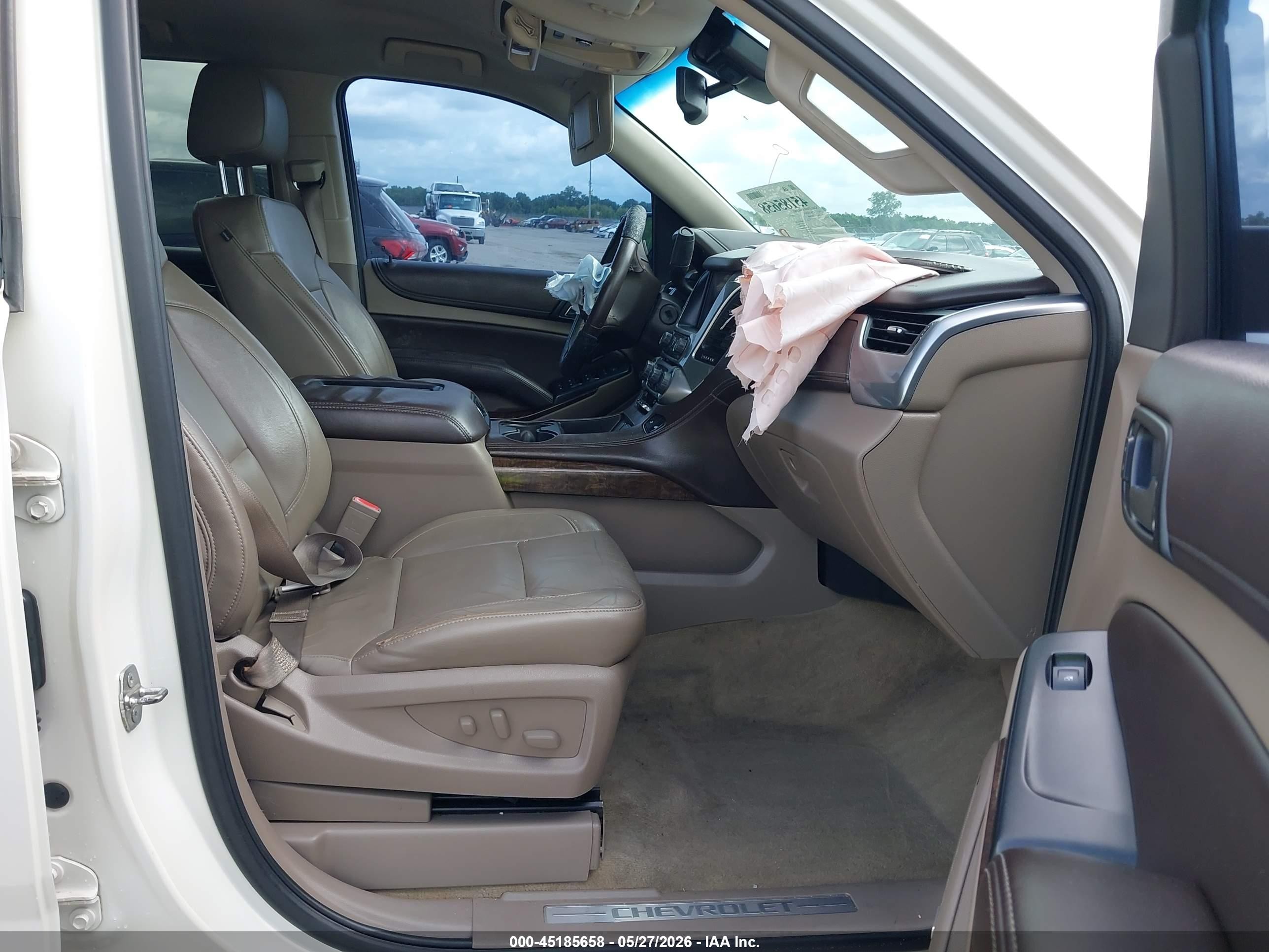 2015 Chevrolet Tahoe Lt White vin: 1GNSCBKC1FR184685