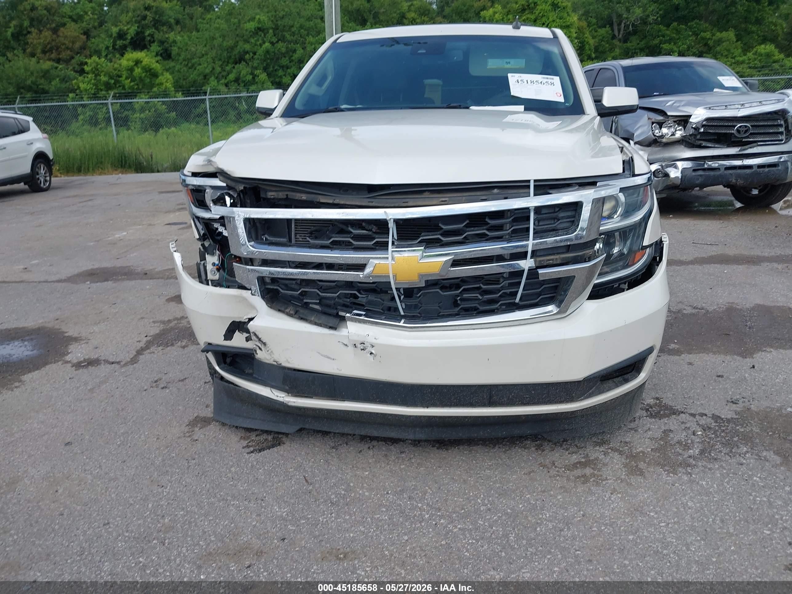 2015 Chevrolet Tahoe Lt White vin: 1GNSCBKC1FR184685