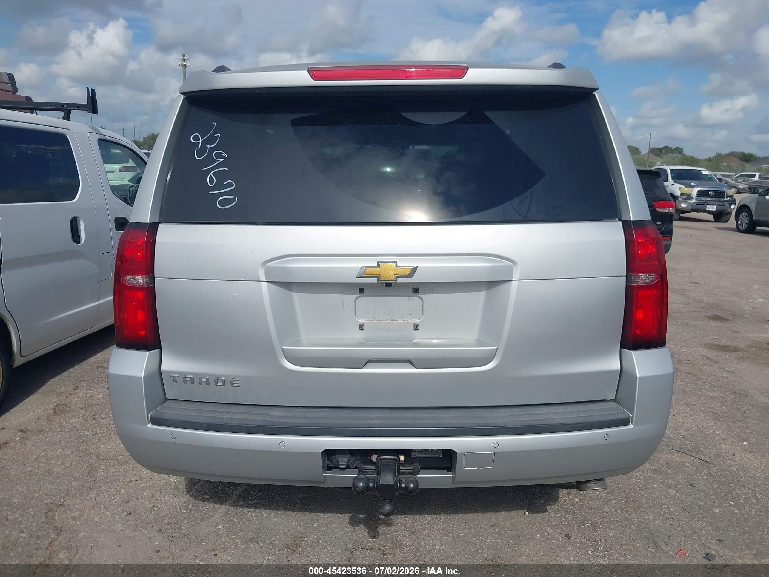 2015 Chevrolet Tahoe Lt Silver vin: 1GNSCBKC1FR239670