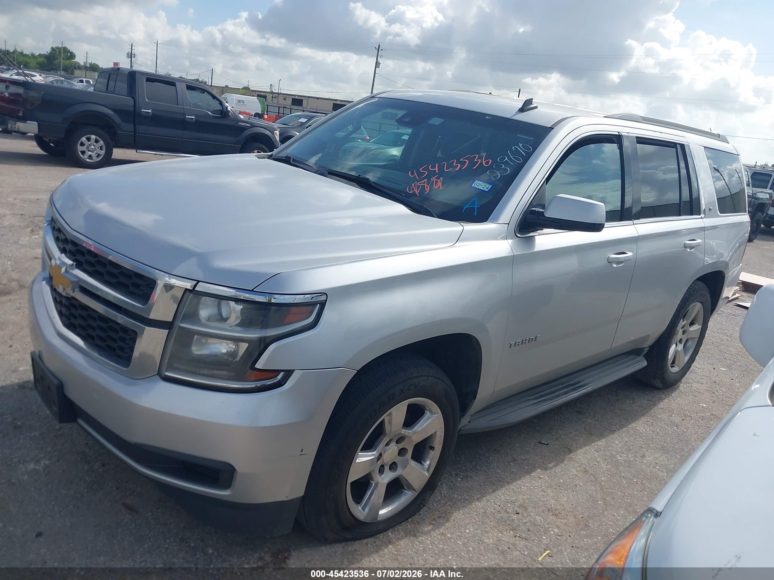 2015 Chevrolet Tahoe Lt Silver vin: 1GNSCBKC1FR239670