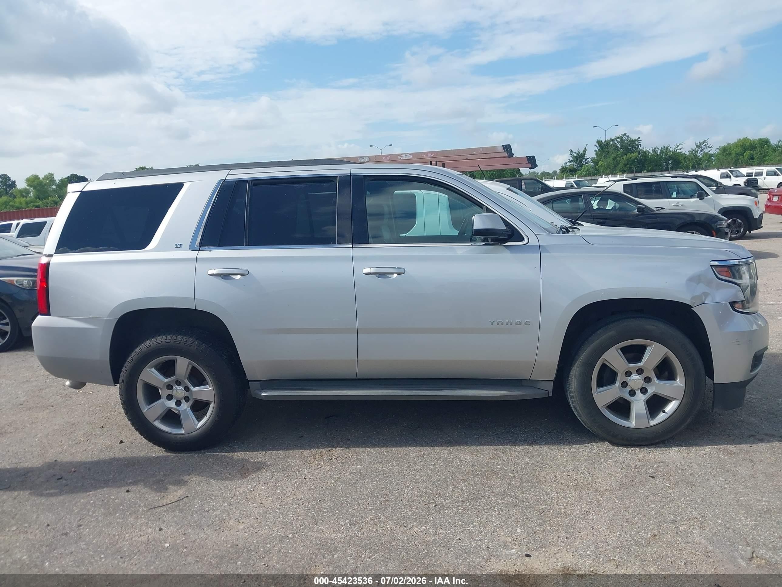 2015 Chevrolet Tahoe Lt Silver vin: 1GNSCBKC1FR239670