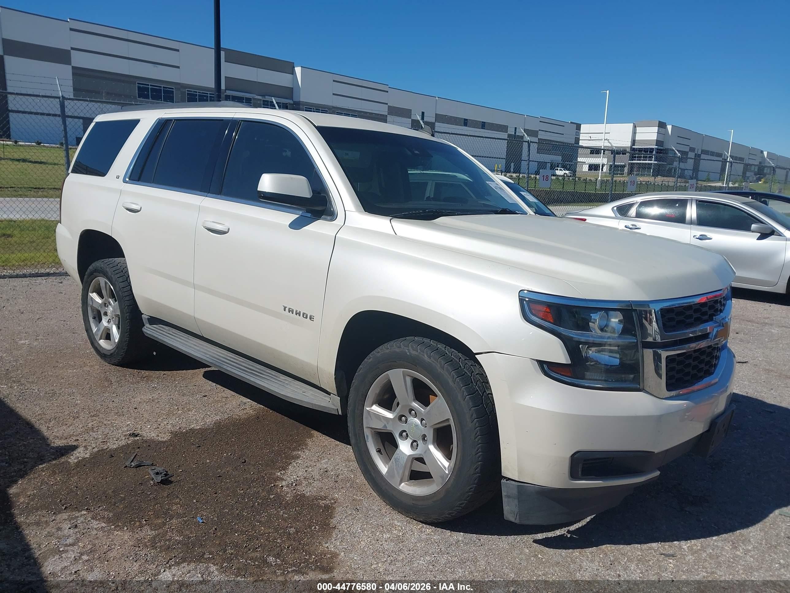 2015 Chevrolet Tahoe Lt White vin: 1GNSCBKC1FR292143