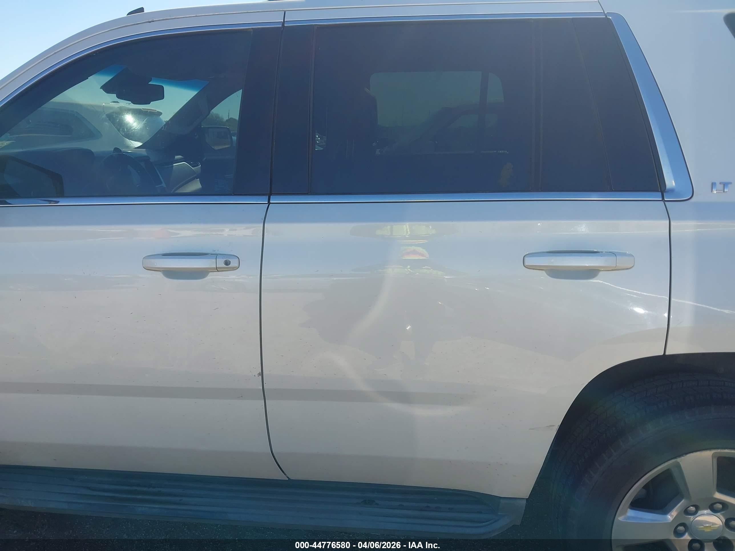 2015 Chevrolet Tahoe Lt White vin: 1GNSCBKC1FR292143