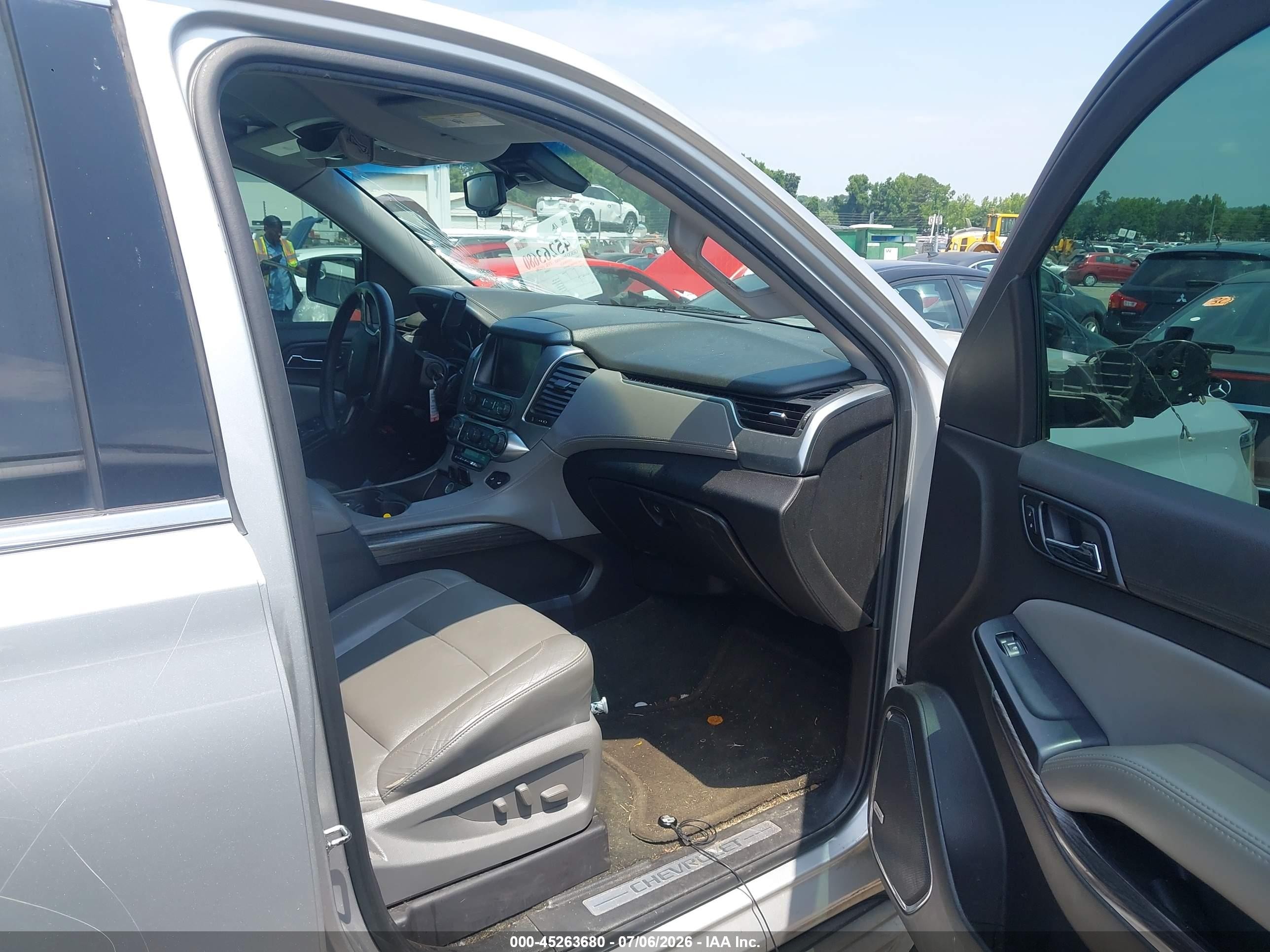 2015 Chevrolet Tahoe Lt Silver vin: 1GNSCBKC1FR535269